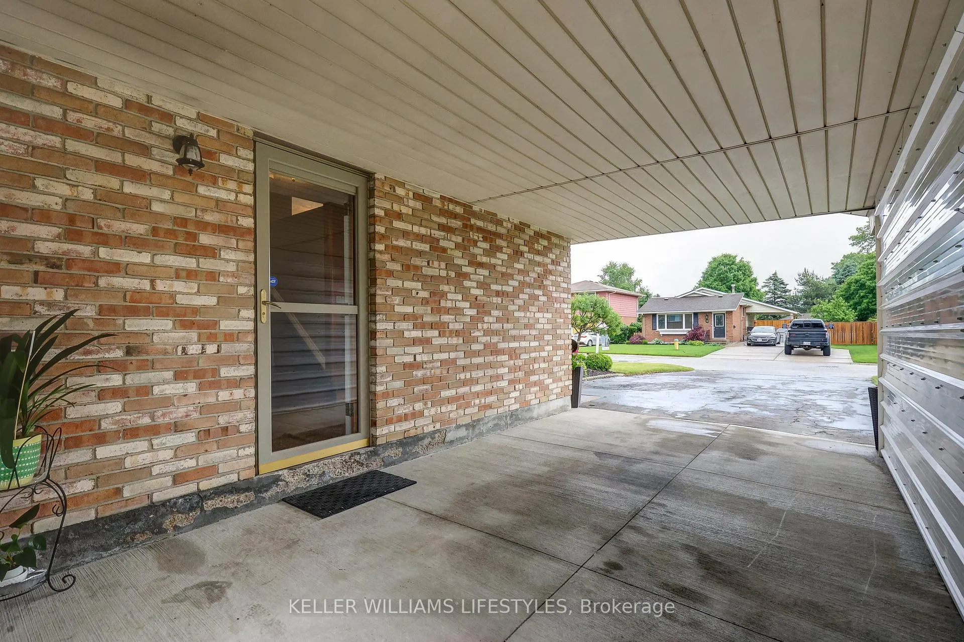 Photo 4 of 17 Sharpe Drive, Strathroy-Caradoc, SW — HOMEH