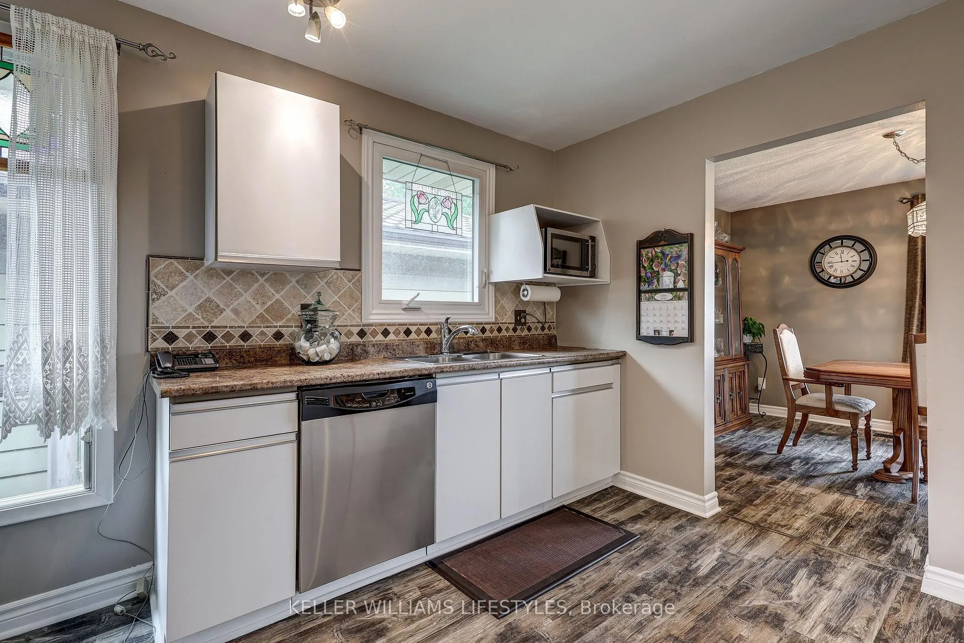 Photo 12 of 17 Sharpe Drive, Strathroy-Caradoc, SW — HOMEH
