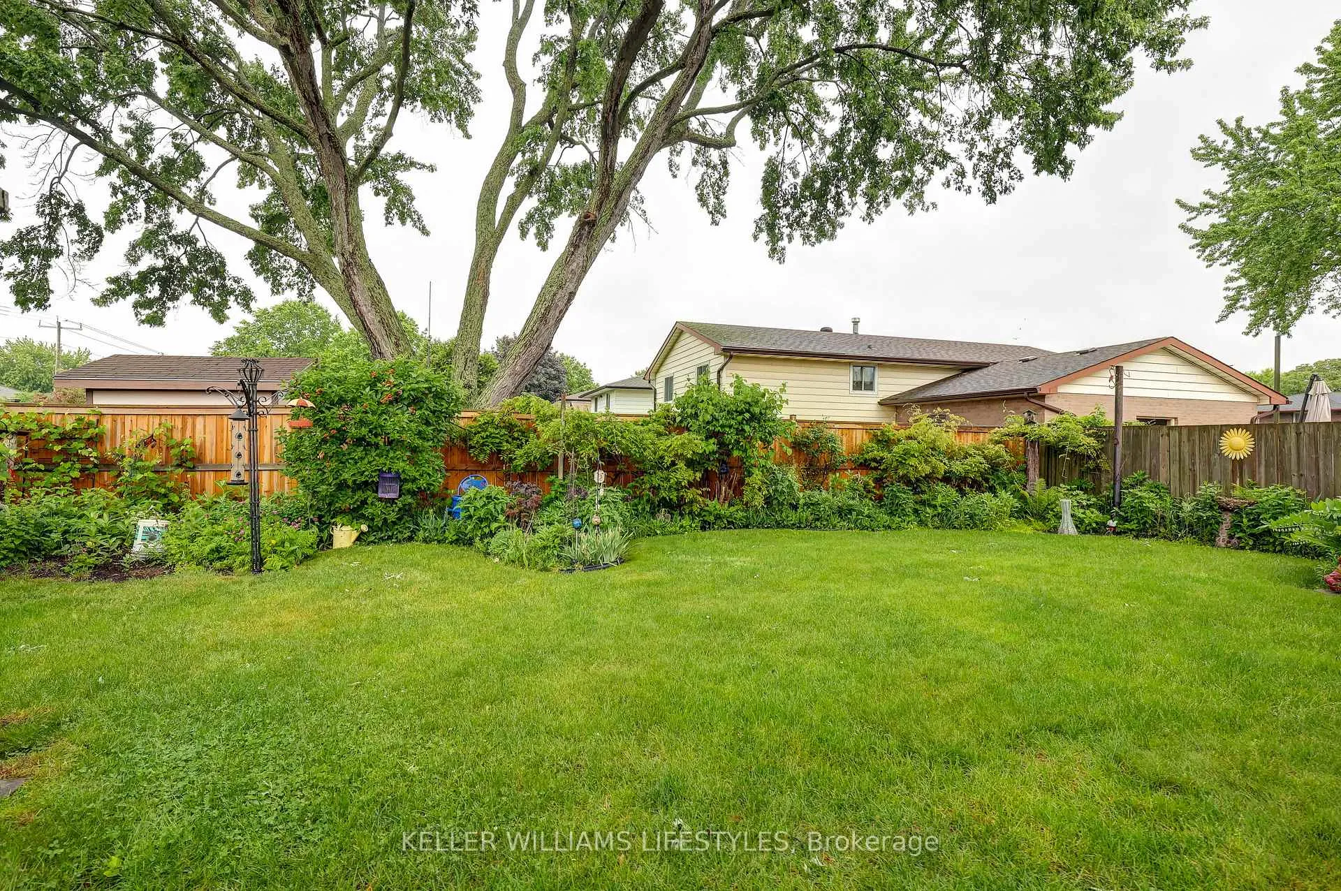 Photo 41 of 17 Sharpe Drive, Strathroy-Caradoc, SW — HOMEH