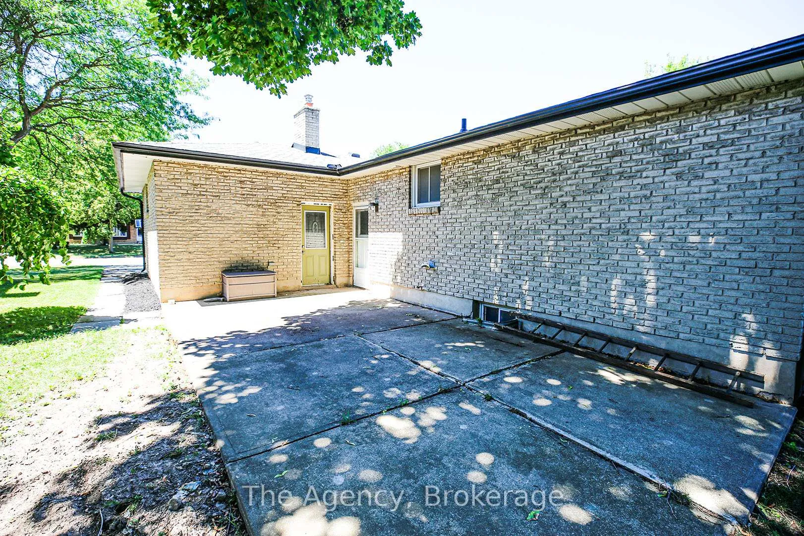 Photo 33 of 32 Royal Oak Drive, Welland, N. Welland — HOMEH
