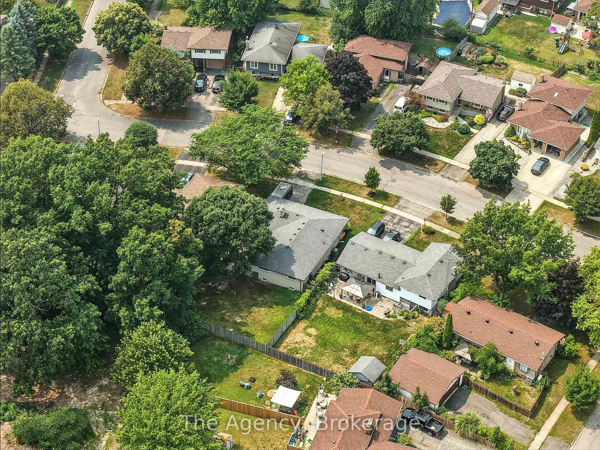 Photo 43 of 32 Royal Oak Drive, Welland, N. Welland — HOMEH