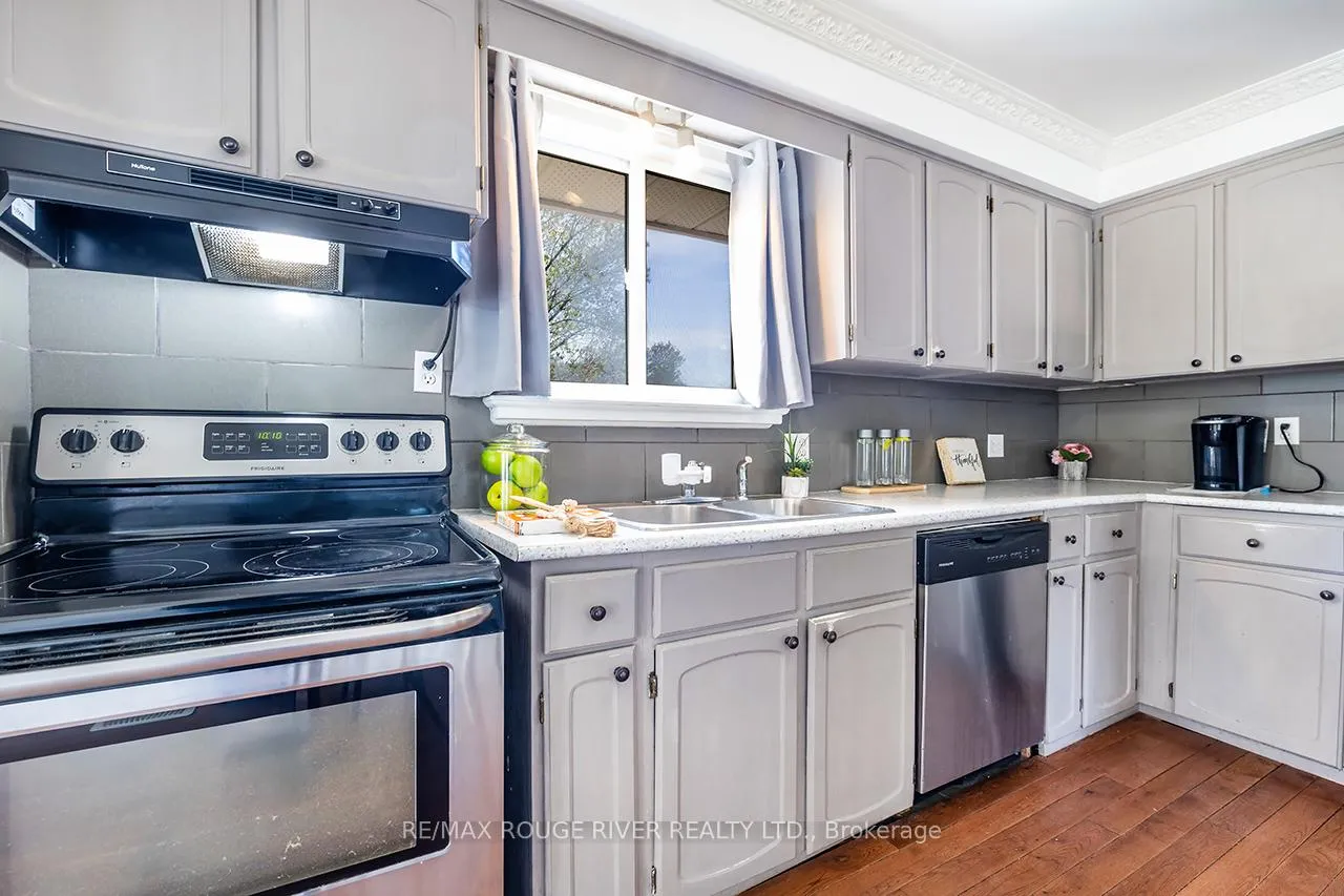 Photo 8 of 746 Durham Regional 17 Road, Clarington, Newcastle — HOMEH