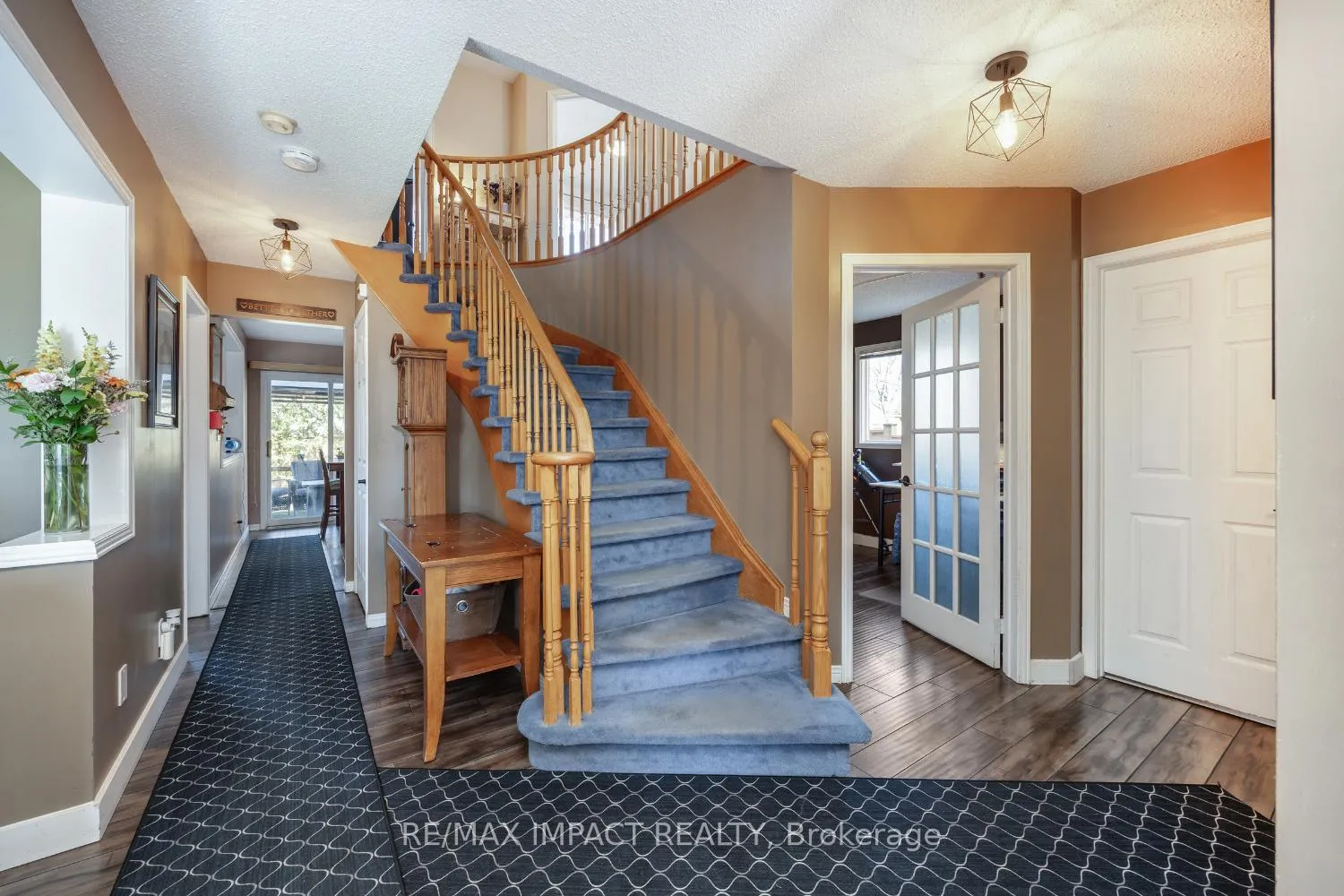 Photo 4 of 319 Sandringham Drive, Clarington, Courtice — HOMEH