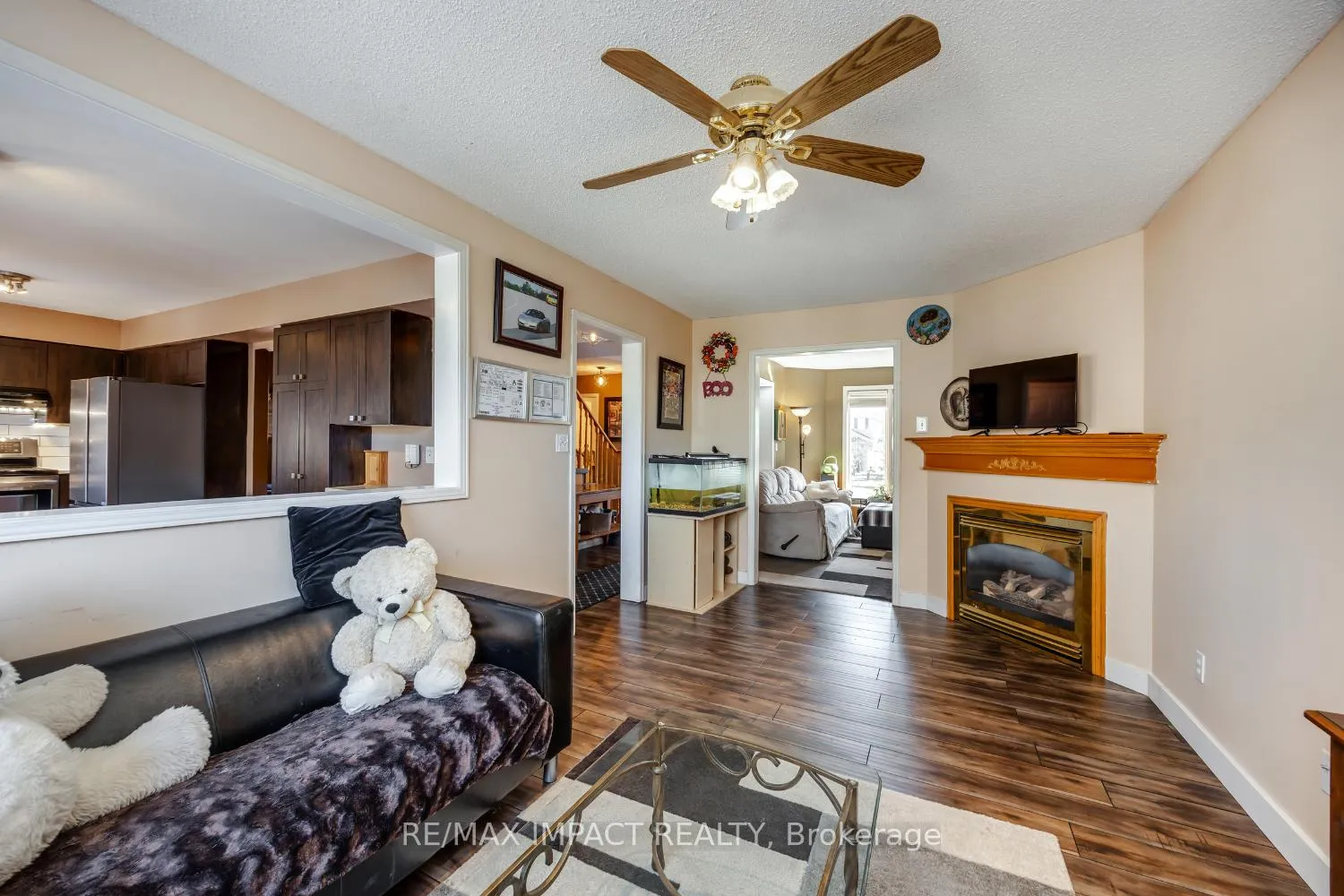 Photo 5 of 319 Sandringham Drive, Clarington, Courtice — HOMEH