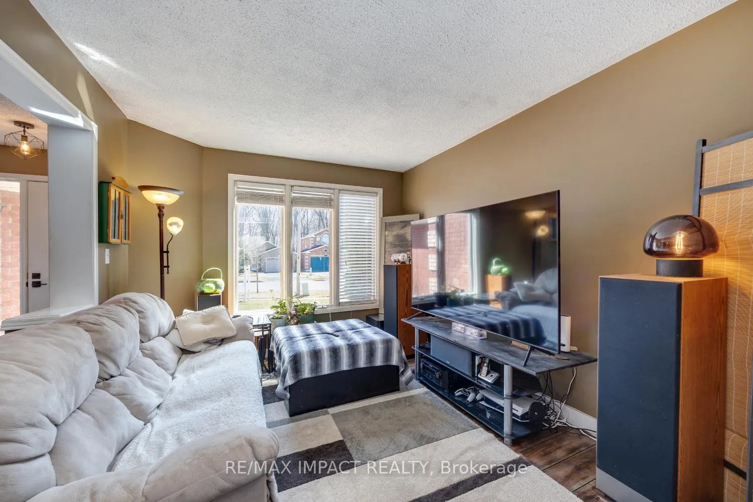 Photo 7 of 319 Sandringham Drive, Clarington, Courtice — HOMEH