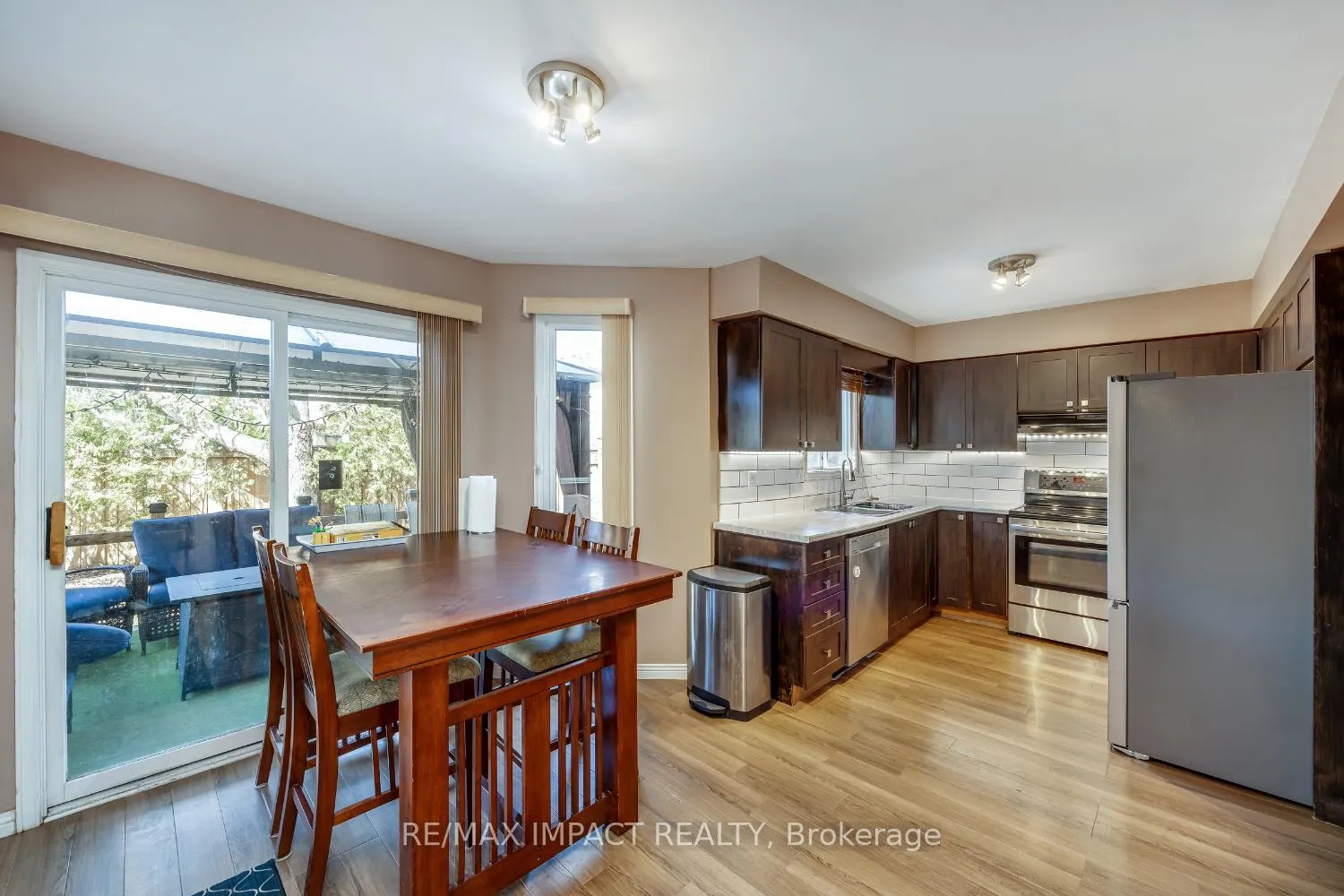 Photo 8 of 319 Sandringham Drive, Clarington, Courtice — HOMEH