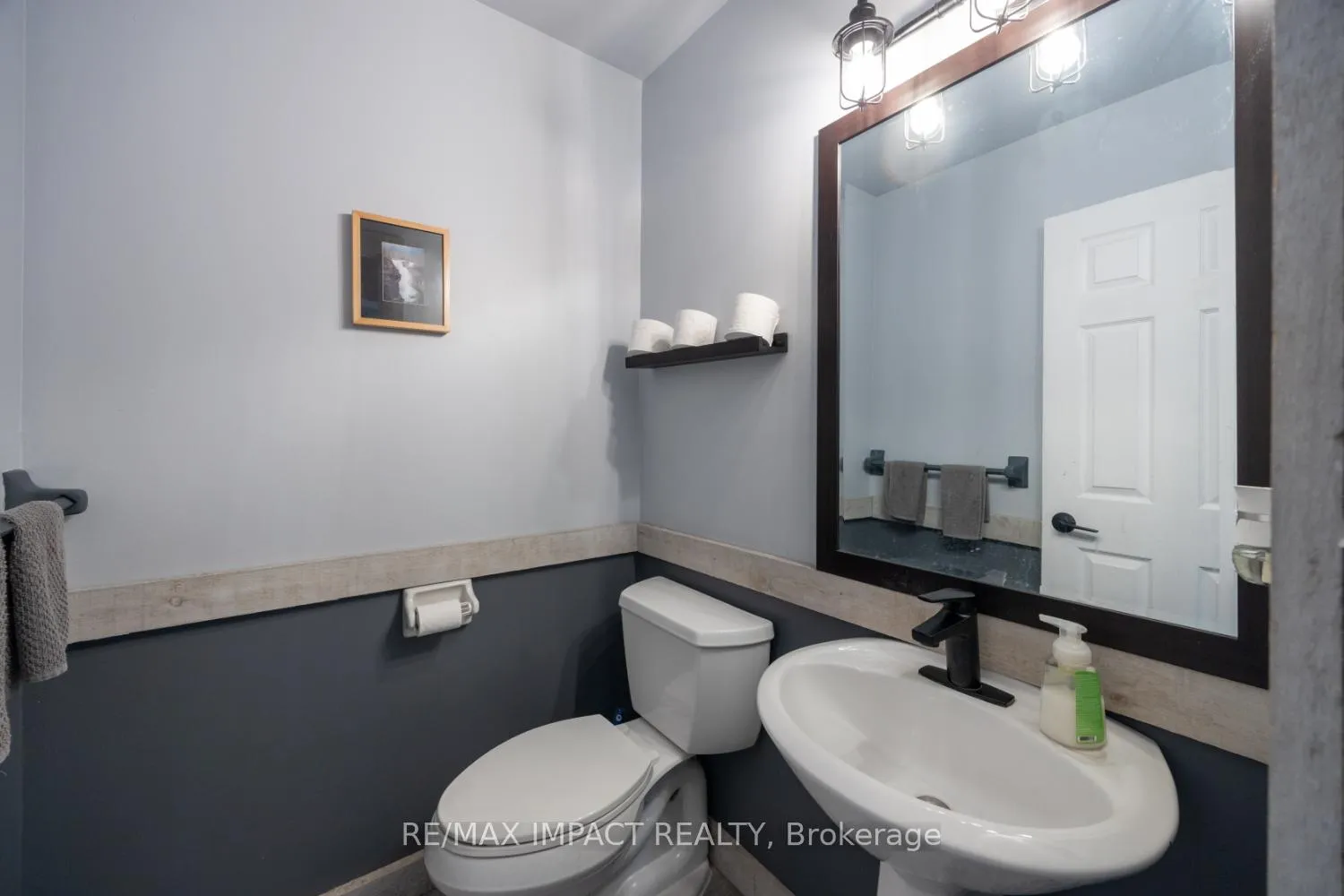 Photo 16 of 319 Sandringham Drive, Clarington, Courtice — HOMEH