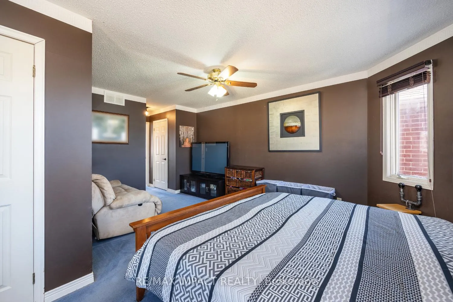Photo 18 of 319 Sandringham Drive, Clarington, Courtice — HOMEH