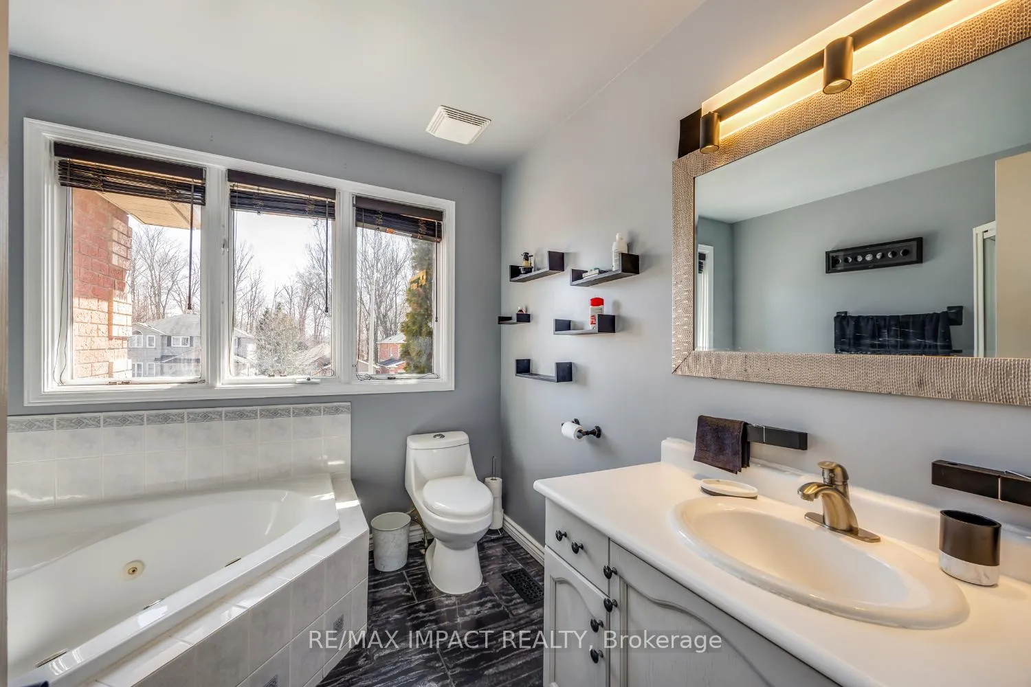 Photo 21 of 319 Sandringham Drive, Clarington, Courtice — HOMEH