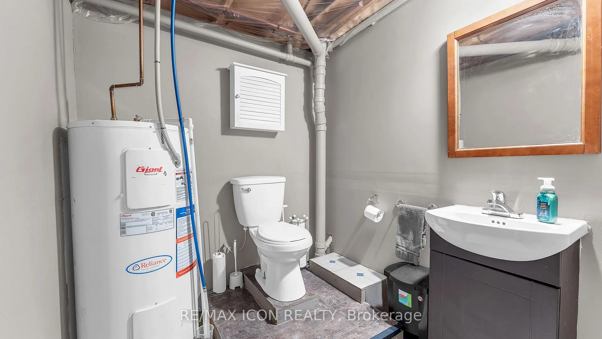 Photo 24 of 189 Bethany Street N, North Middlesex, Parkhill — HOMEH