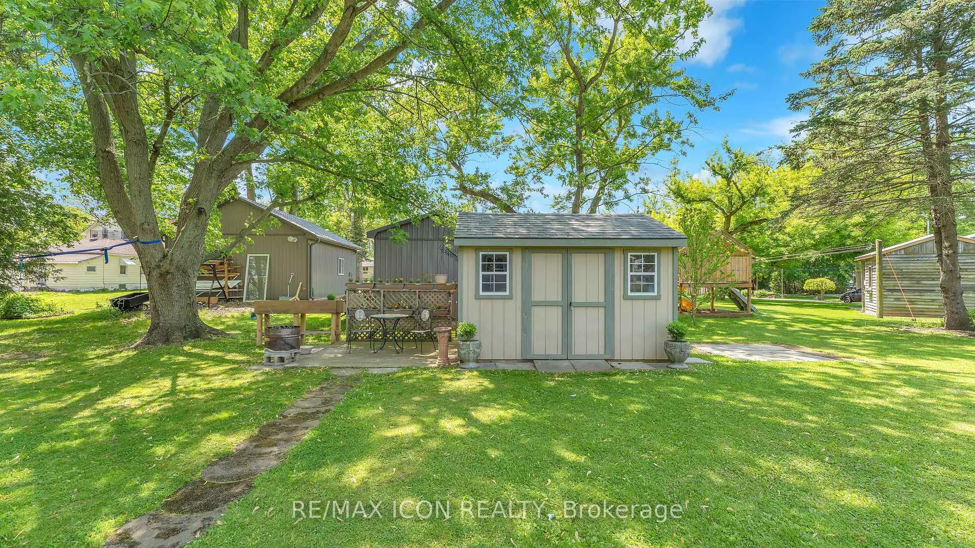 Photo 33 of 189 Bethany Street N, North Middlesex, Parkhill — HOMEH