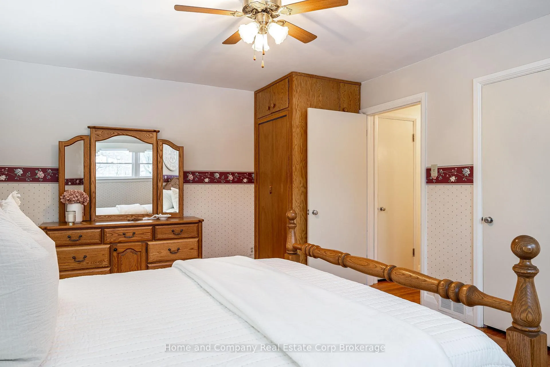 Photo 25 of 137 Britannia Street, Stratford — HOMEH
