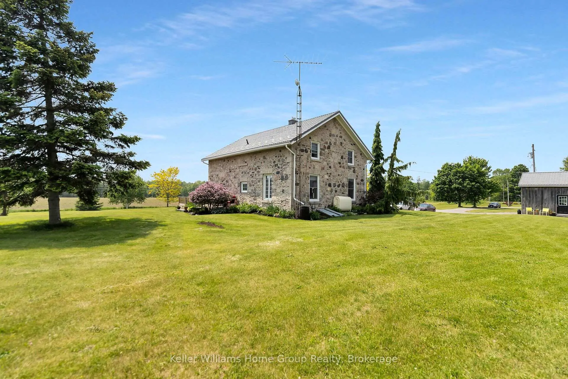 Photo 11 of 4661 Sideroad 10 North Side Road N, Puslinch, Rural Puslinch West — HOMEH