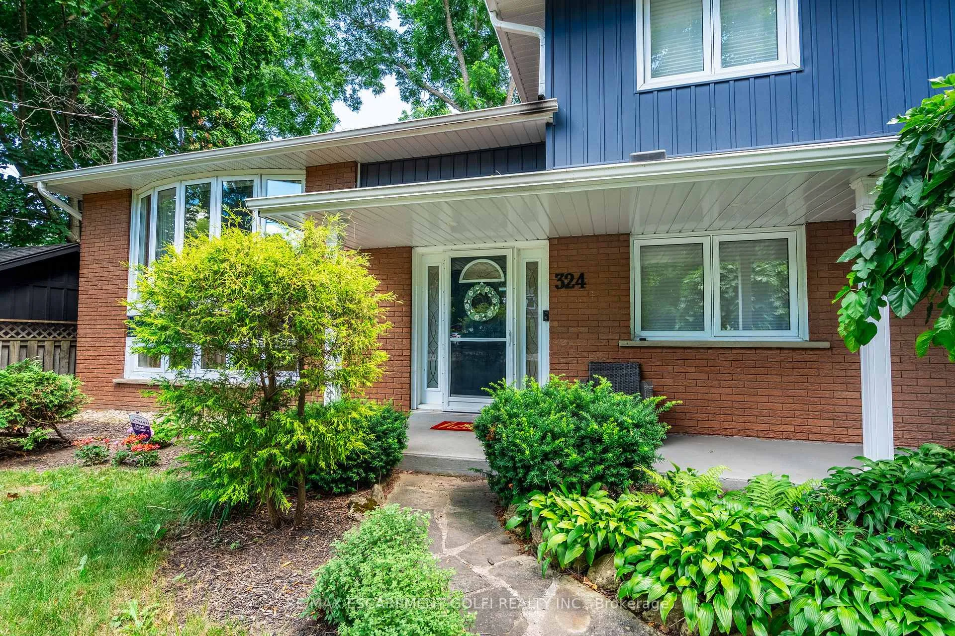 Photo 2 of 324 Parkside Drive, Hamilton, Waterdown — HOMEH