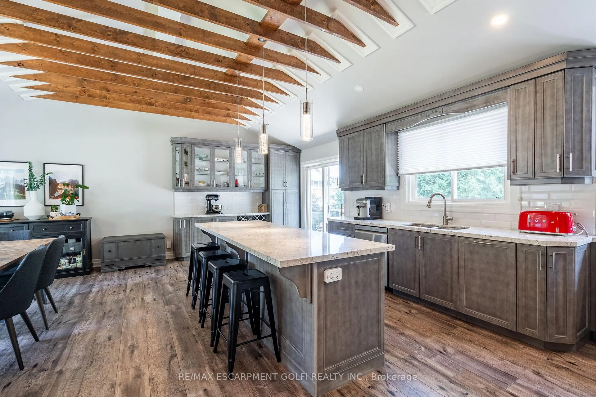Photo 3 of 324 Parkside Drive, Hamilton, Waterdown — HOMEH