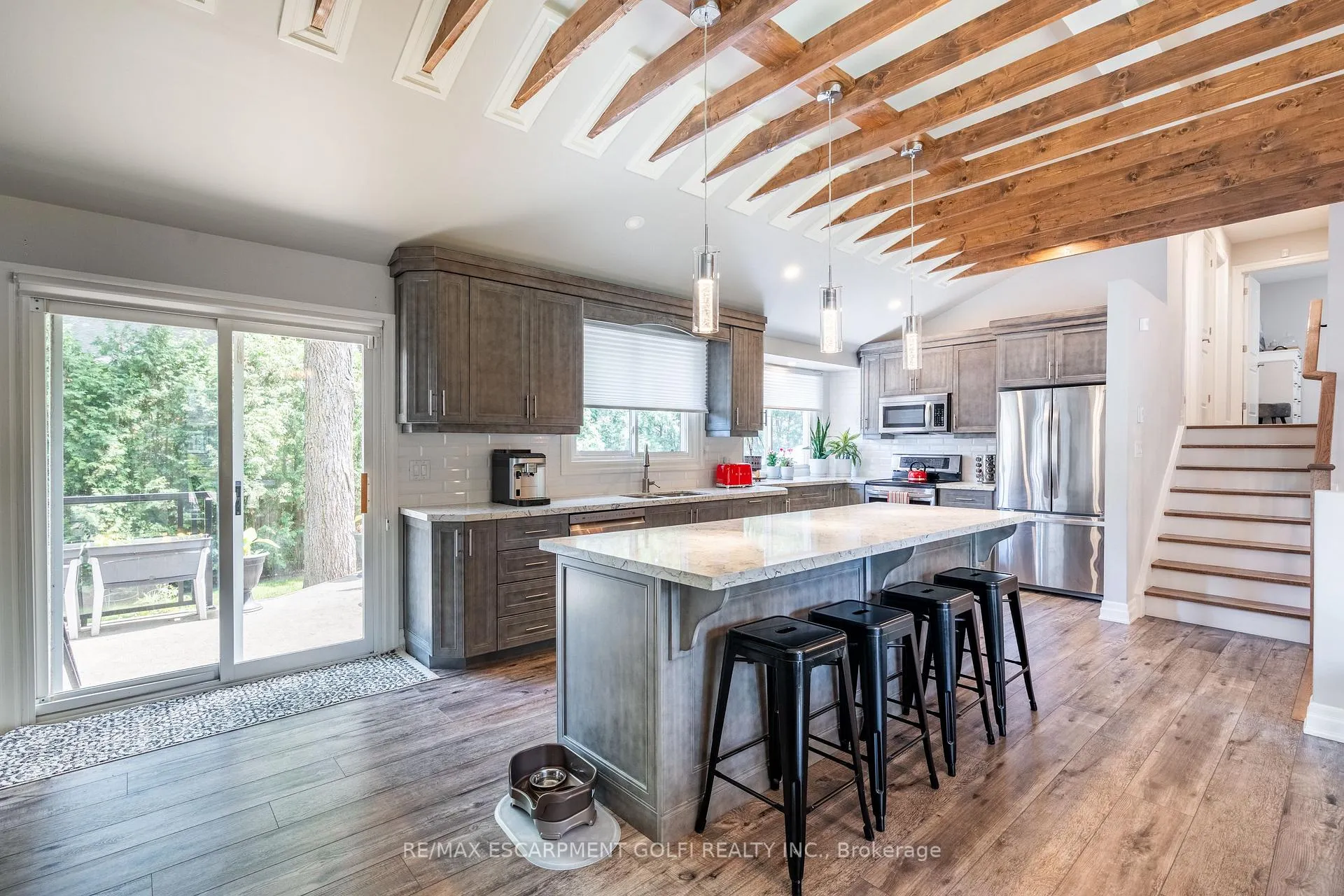 Photo 4 of 324 Parkside Drive, Hamilton, Waterdown — HOMEH