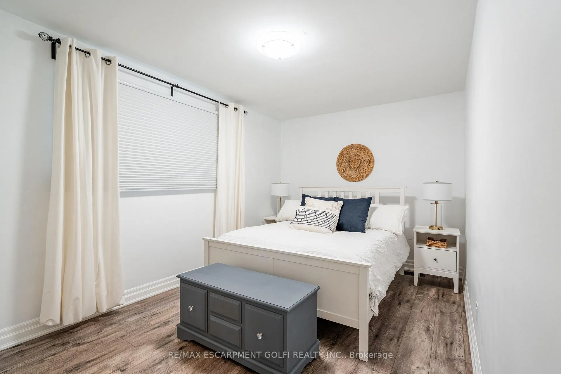 Photo 11 of 324 Parkside Drive, Hamilton, Waterdown — HOMEH