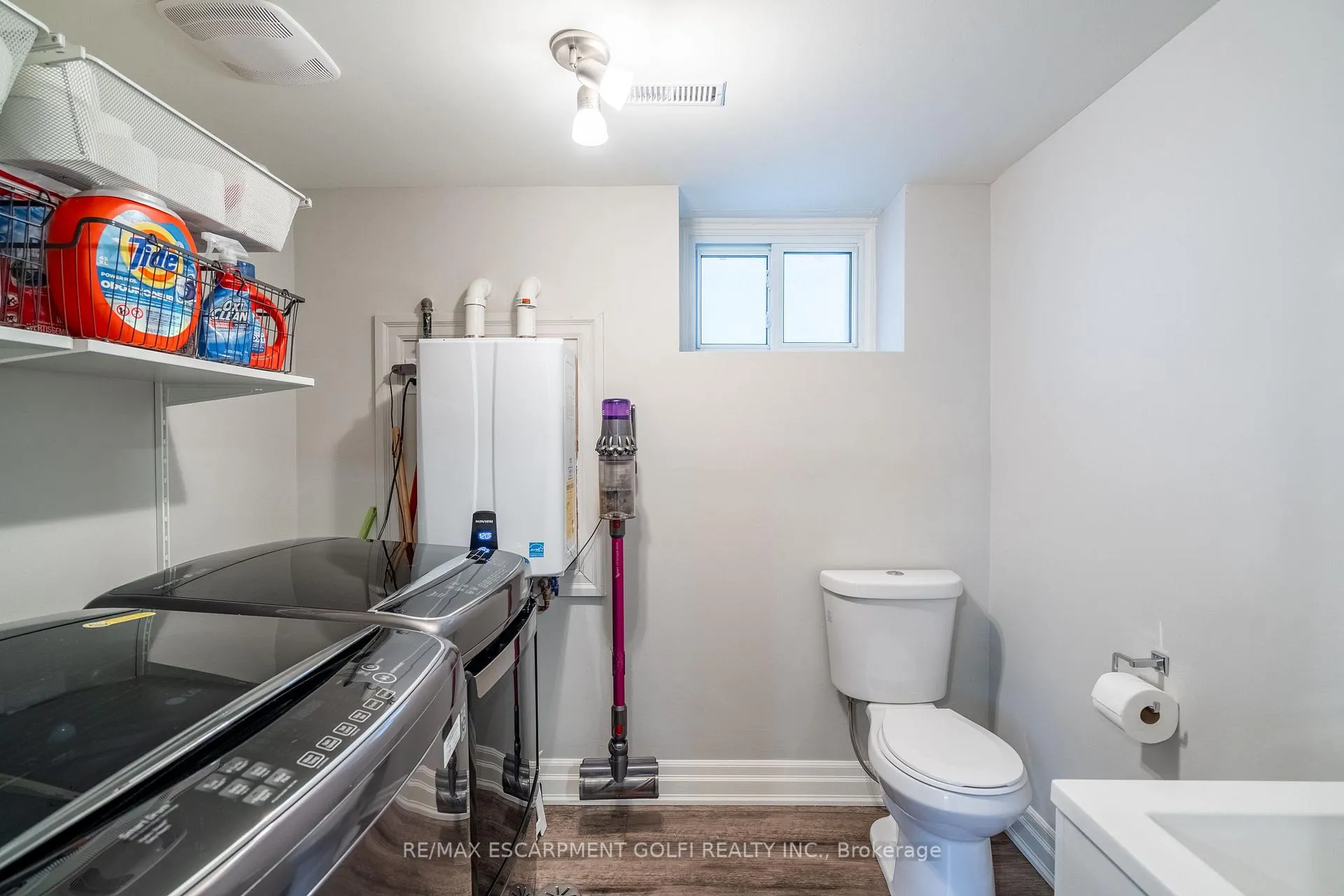 Photo 17 of 324 Parkside Drive, Hamilton, Waterdown — HOMEH