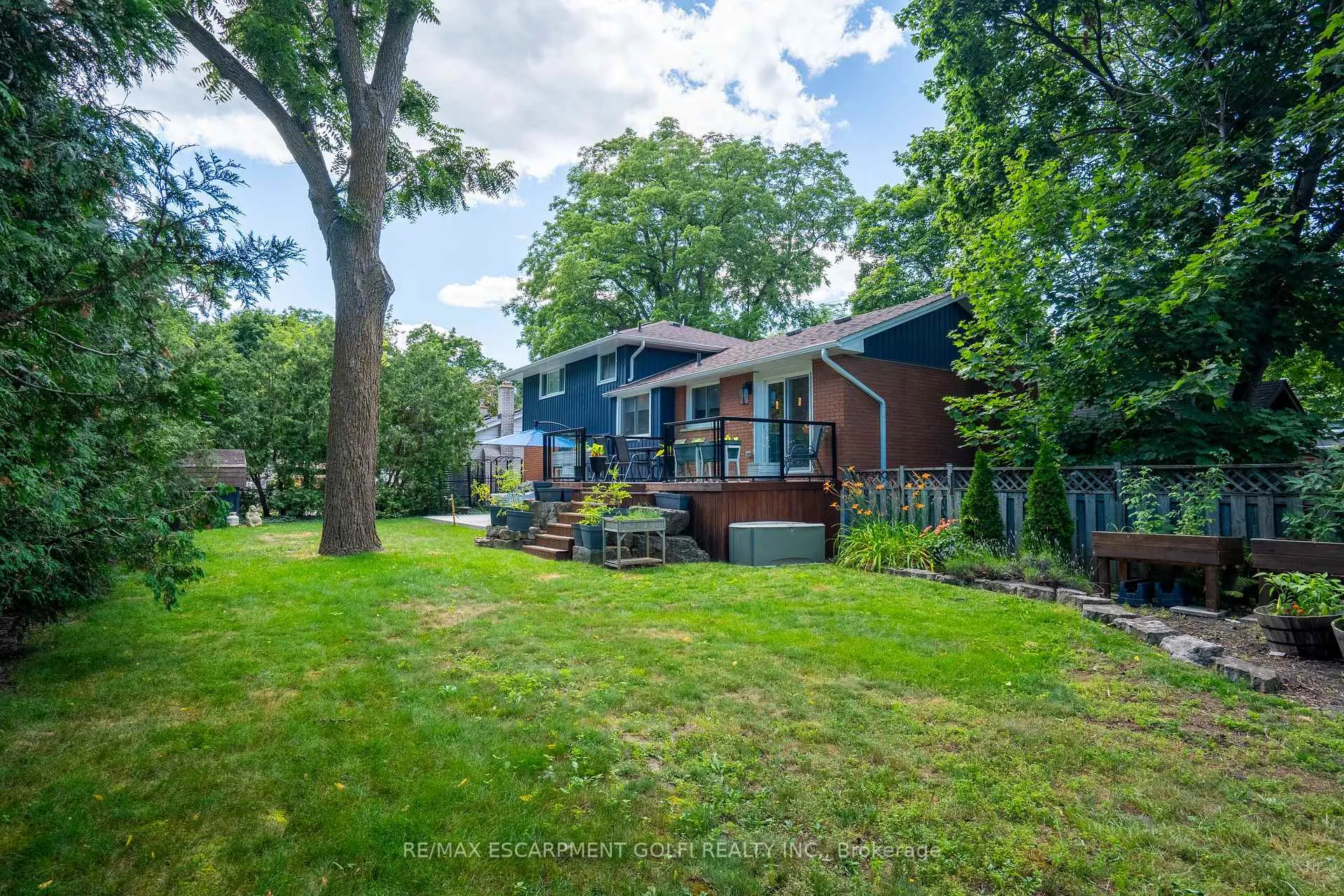 Photo 19 of 324 Parkside Drive, Hamilton, Waterdown — HOMEH