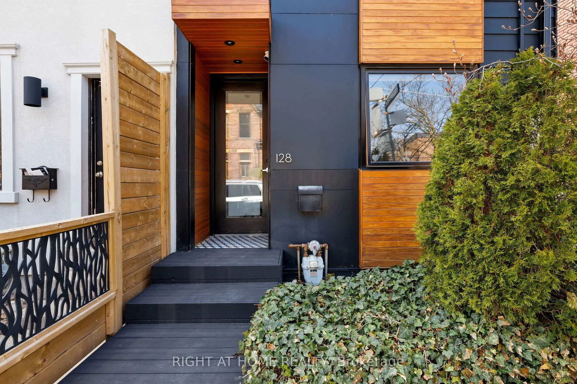 Photo 3 of 128 Hamilton Street, Toronto, South Riverdale — HOMEH