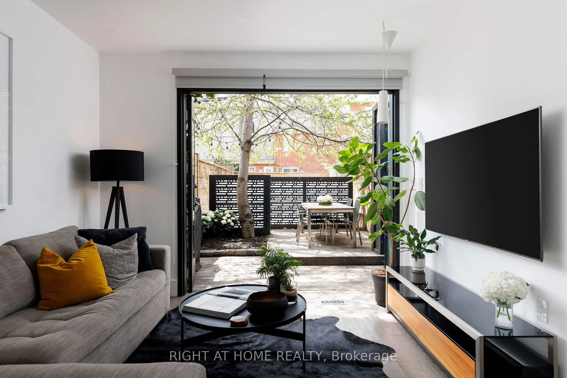 Photo 18 of 128 Hamilton Street, Toronto, South Riverdale — HOMEH
