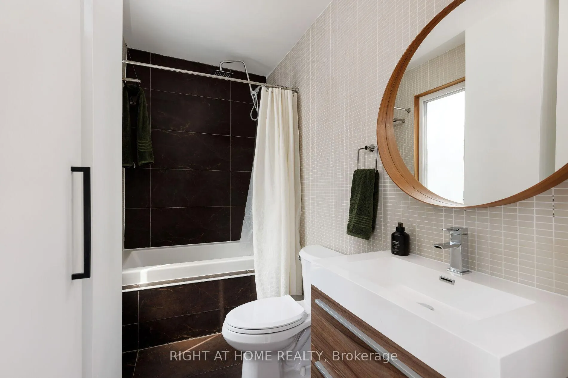 Photo 46 of 128 Hamilton Street, Toronto, South Riverdale — HOMEH
