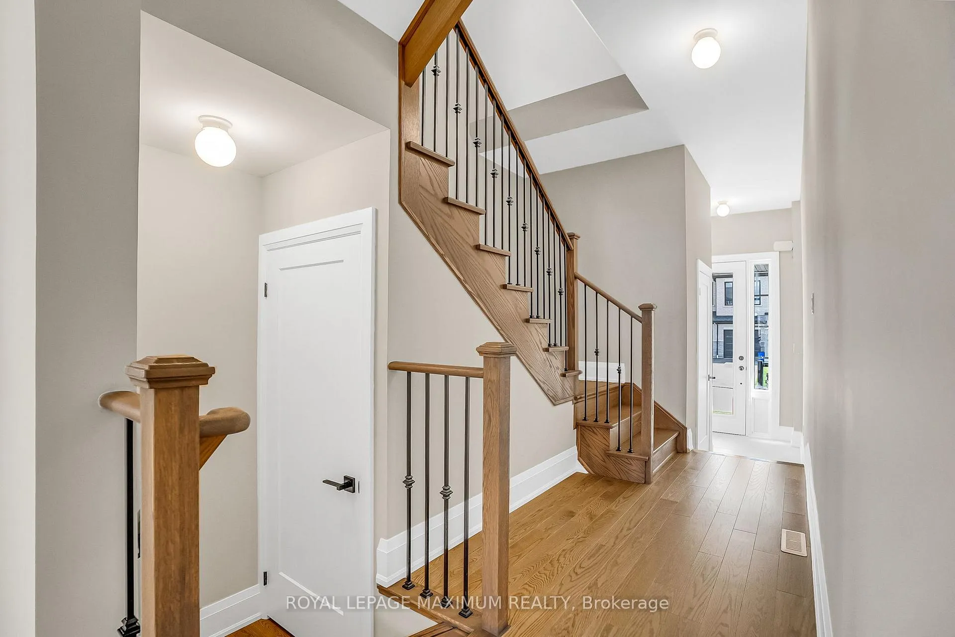 Photo 4 of 139 Closson Drive, Whitby, Rural Whitby — HOMEH