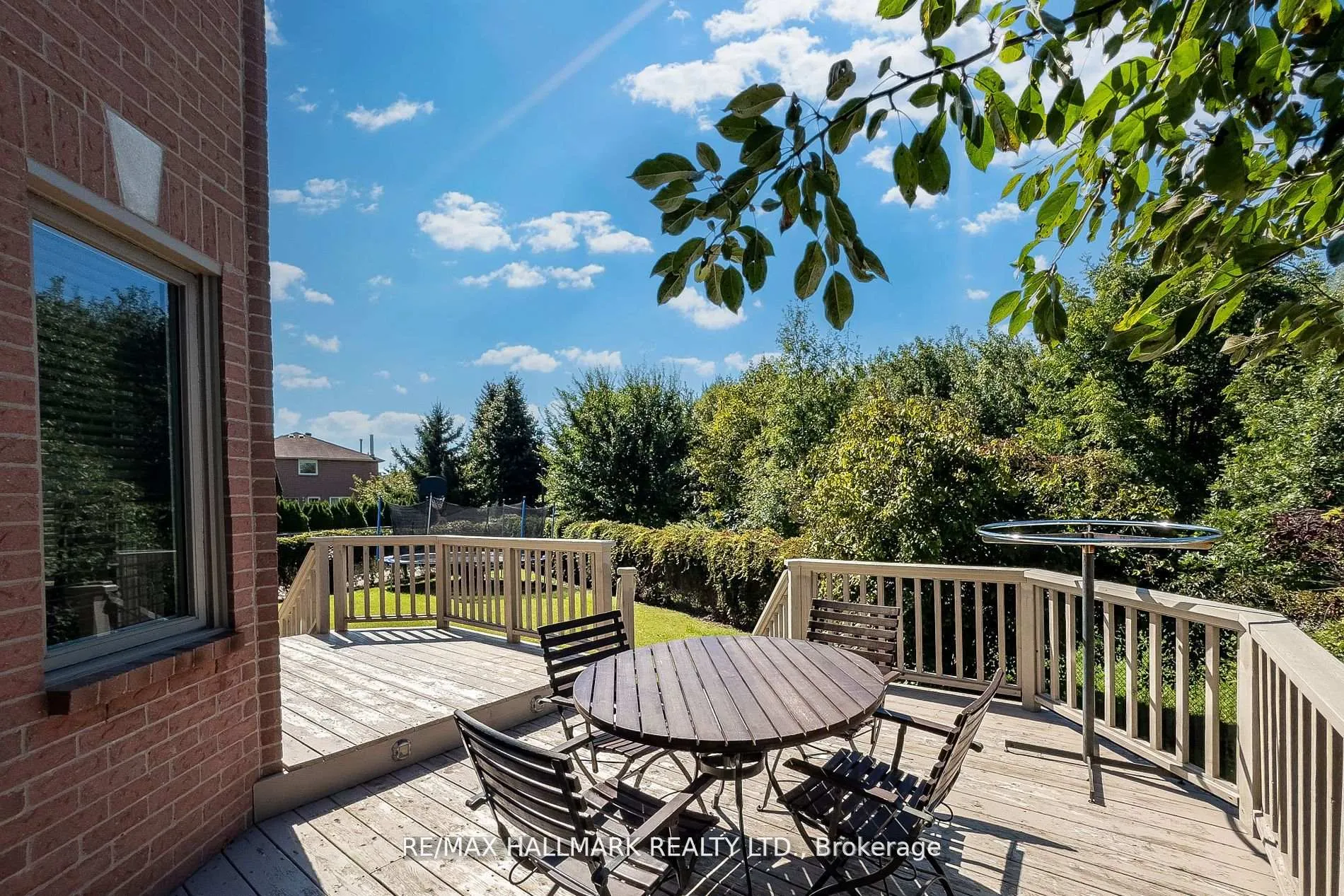 Photo 5 of 32 Noake Crescent, Ajax, Central — HOMEH