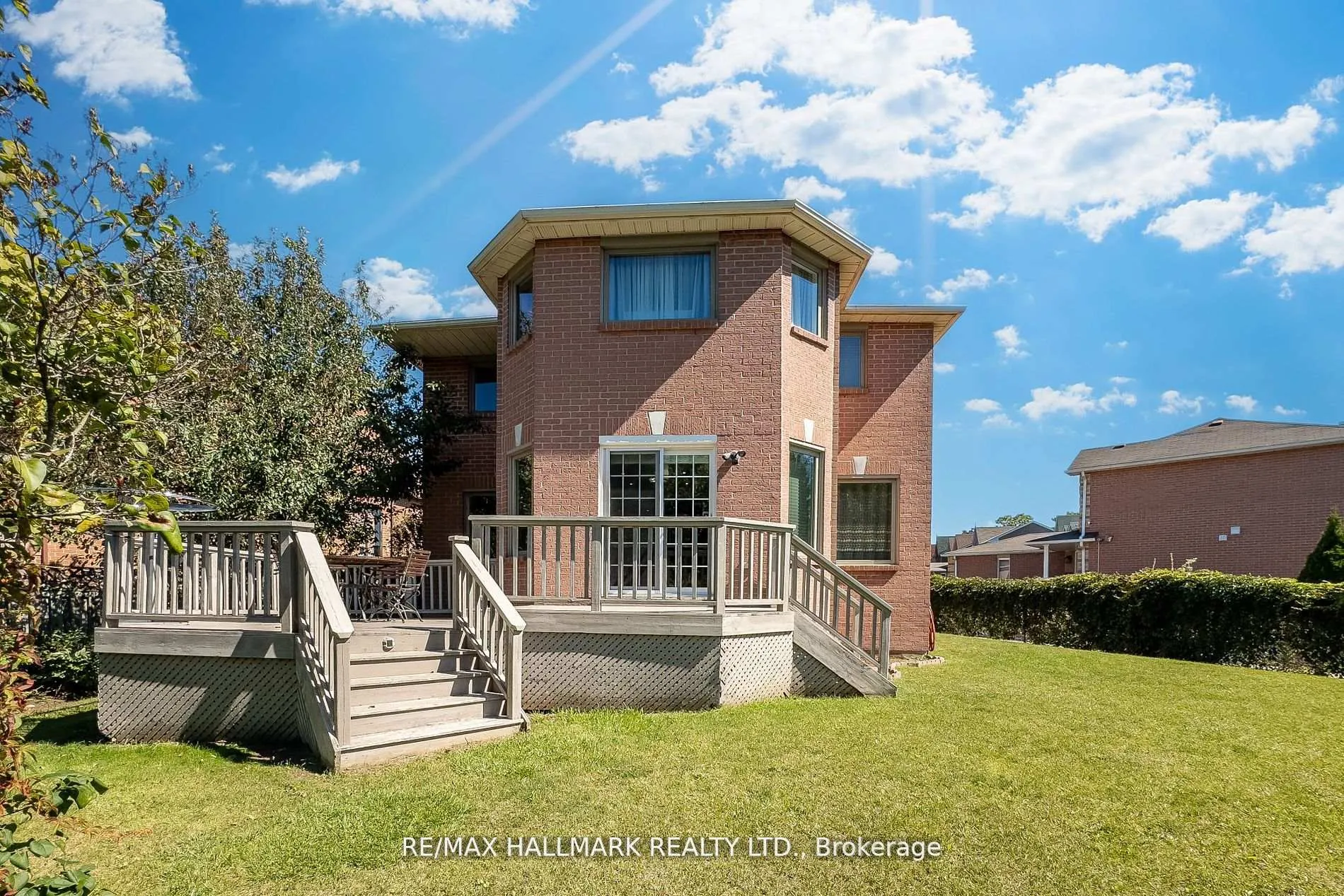 Photo 9 of 32 Noake Crescent, Ajax, Central — HOMEH