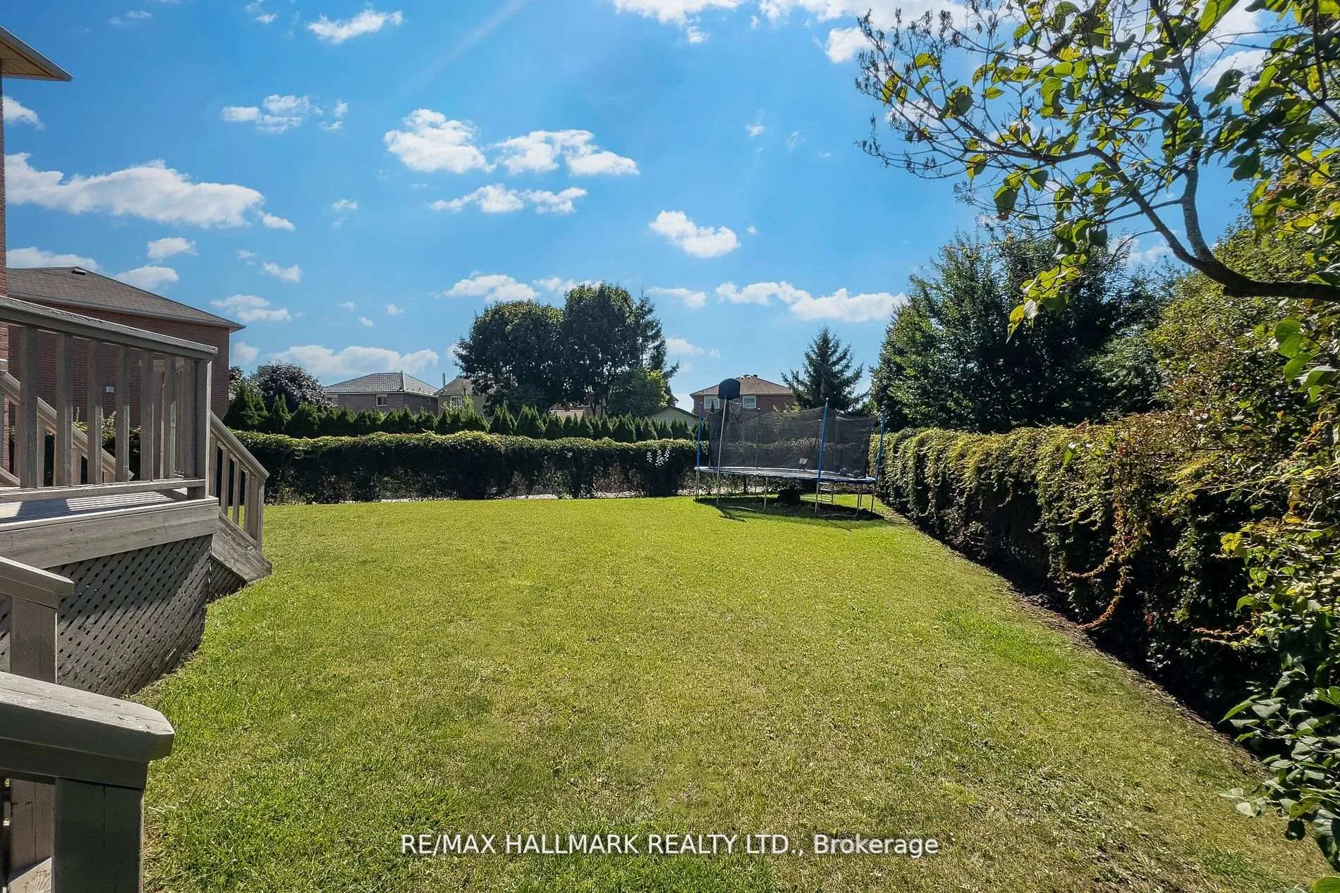 Photo 10 of 32 Noake Crescent, Ajax, Central — HOMEH