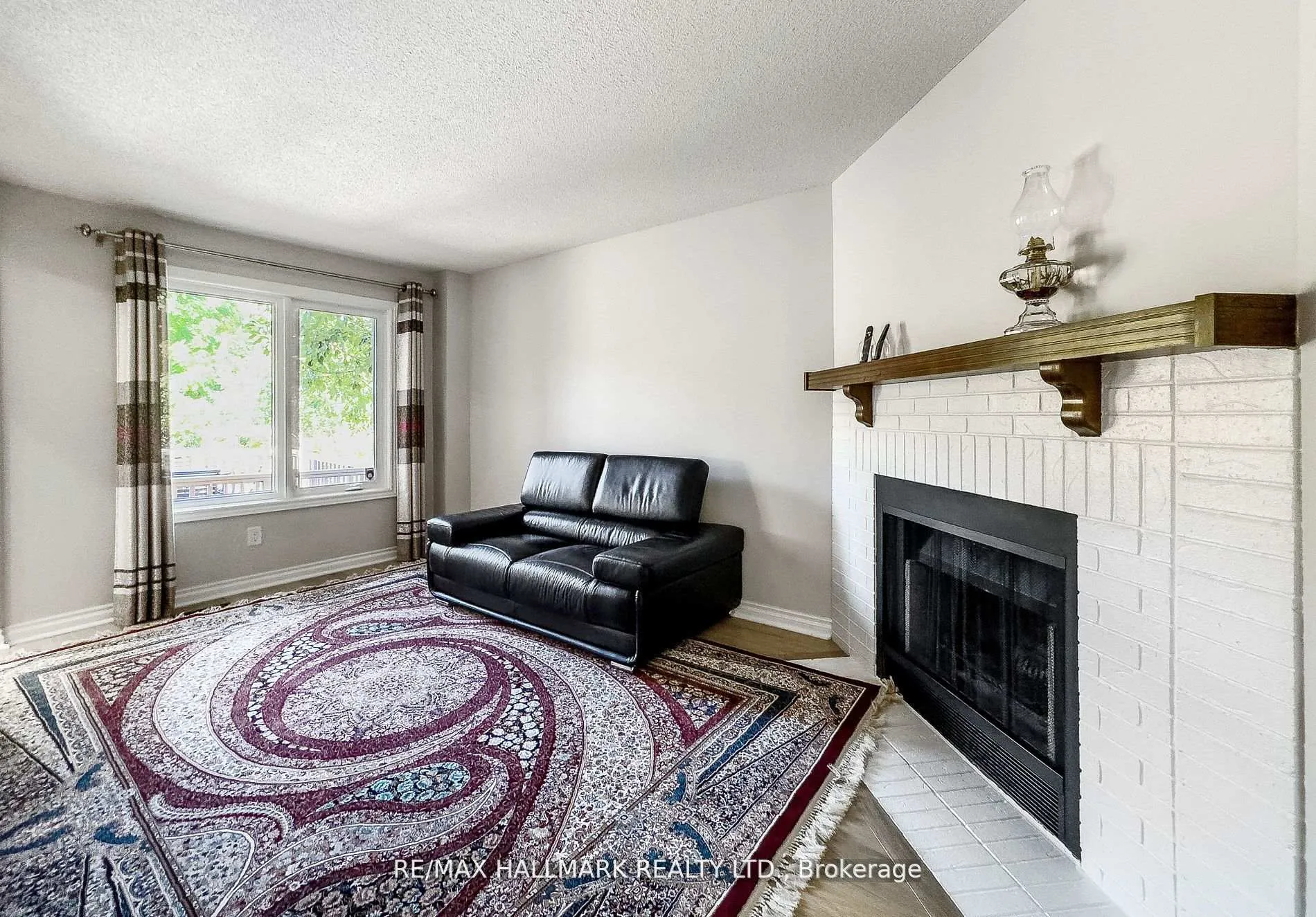 Photo 11 of 32 Noake Crescent, Ajax, Central — HOMEH