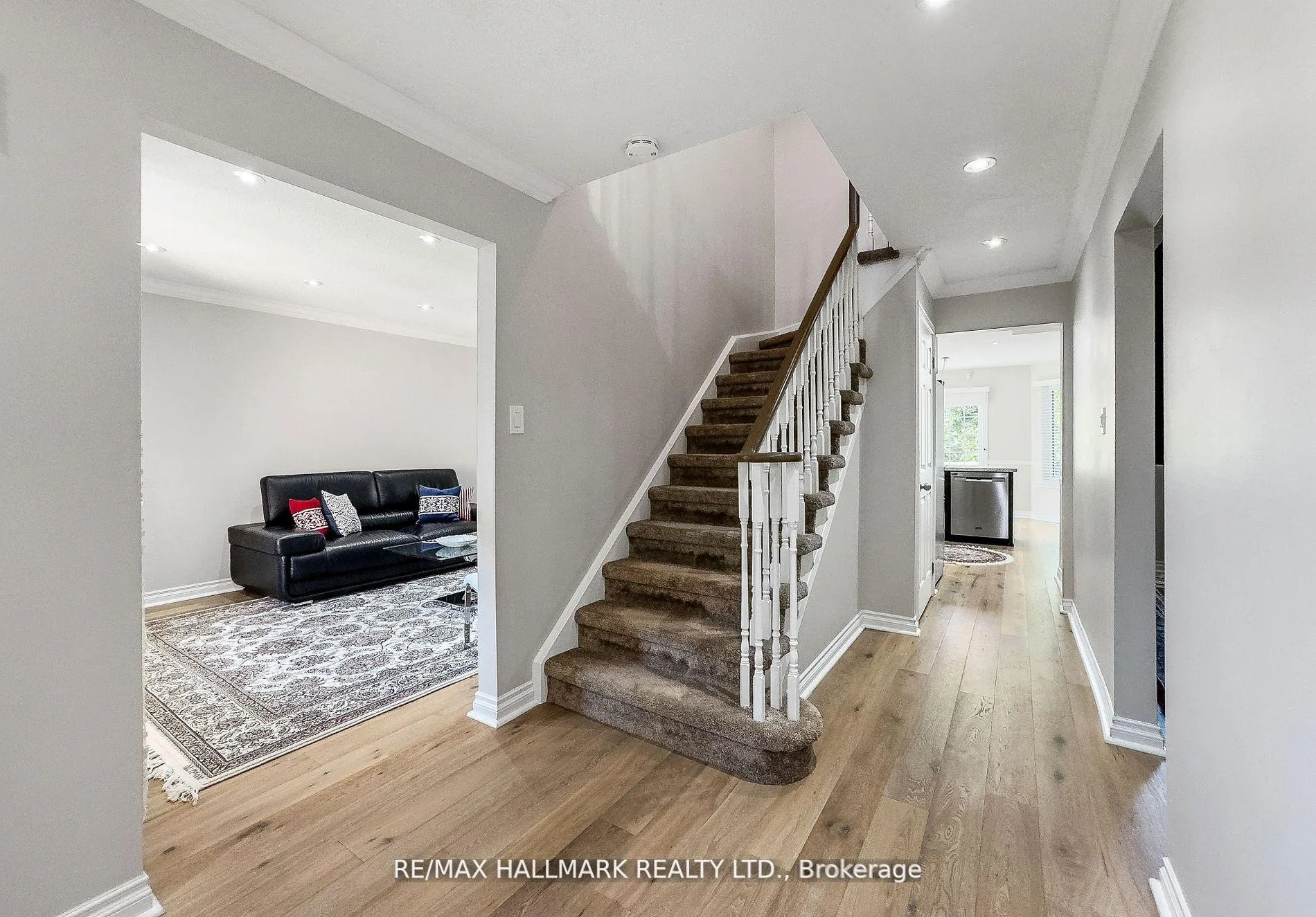 Photo 14 of 32 Noake Crescent, Ajax, Central — HOMEH
