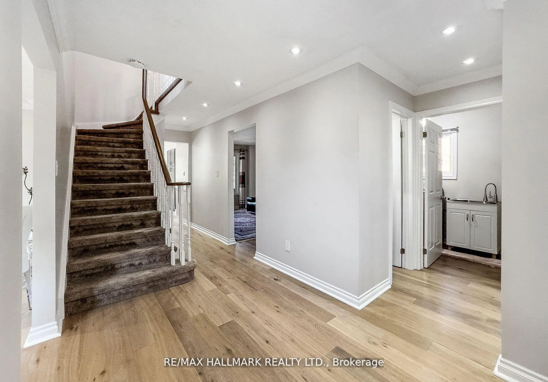 Photo 23 of 32 Noake Crescent, Ajax, Central — HOMEH
