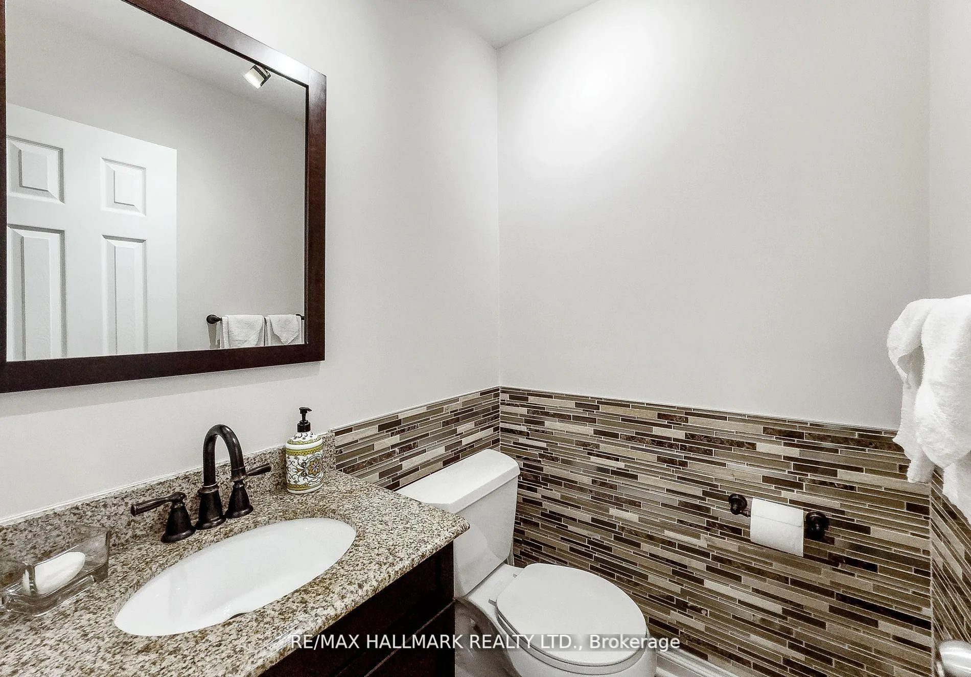 Photo 24 of 32 Noake Crescent, Ajax, Central — HOMEH