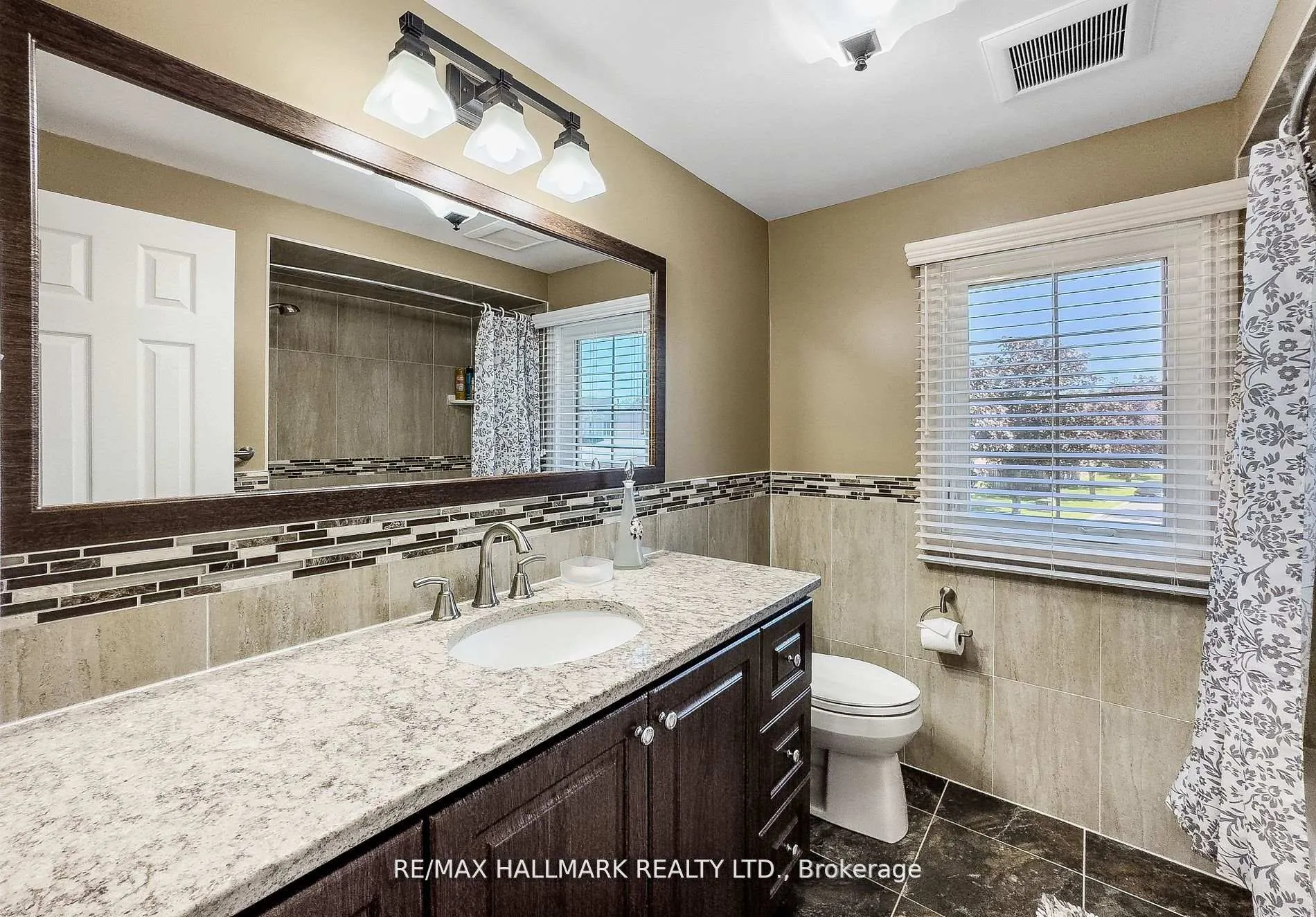 Photo 33 of 32 Noake Crescent, Ajax, Central — HOMEH
