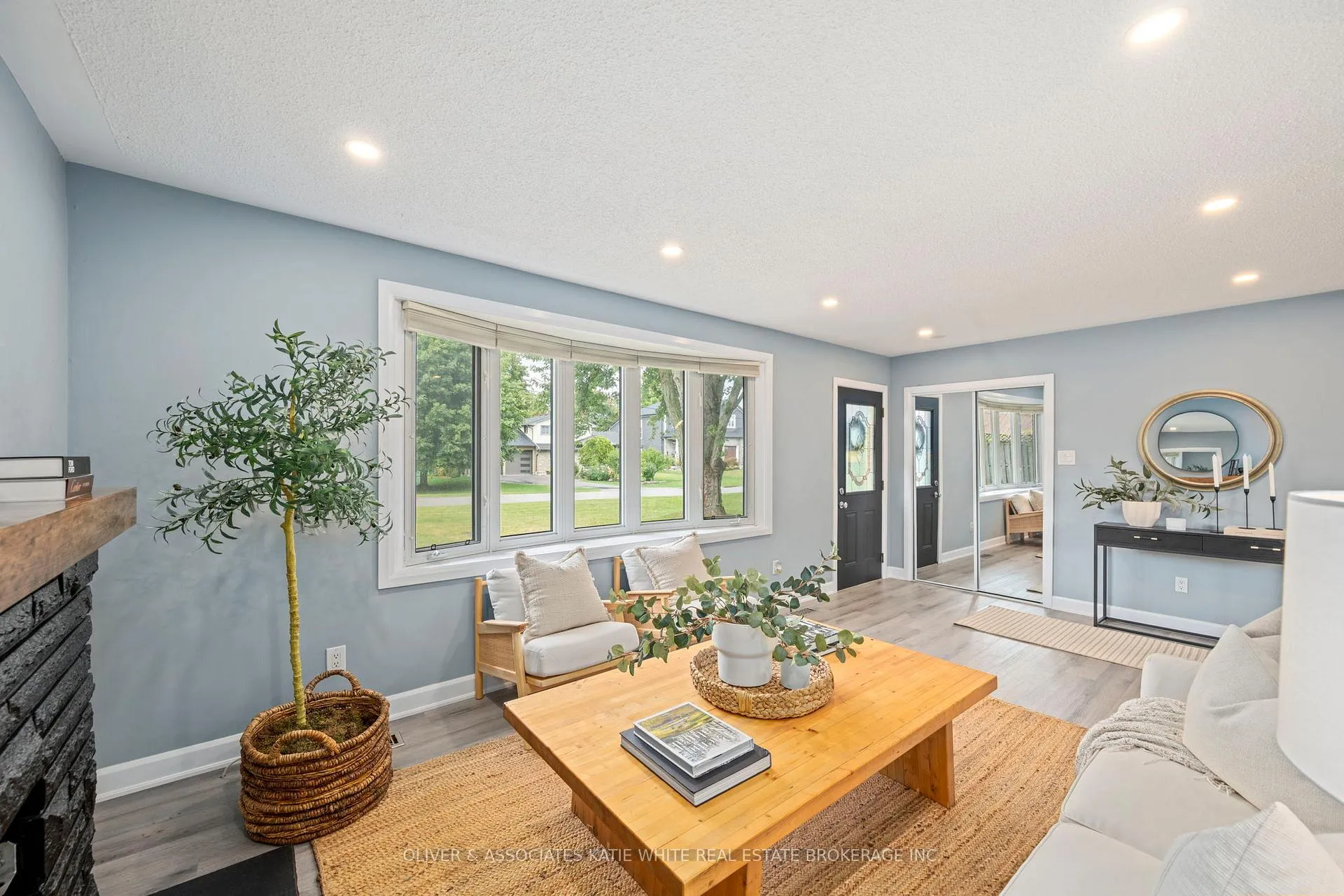 Photo 6 of 120 Erie Avenue, Middlesex Centre, Komoka — HOMEH