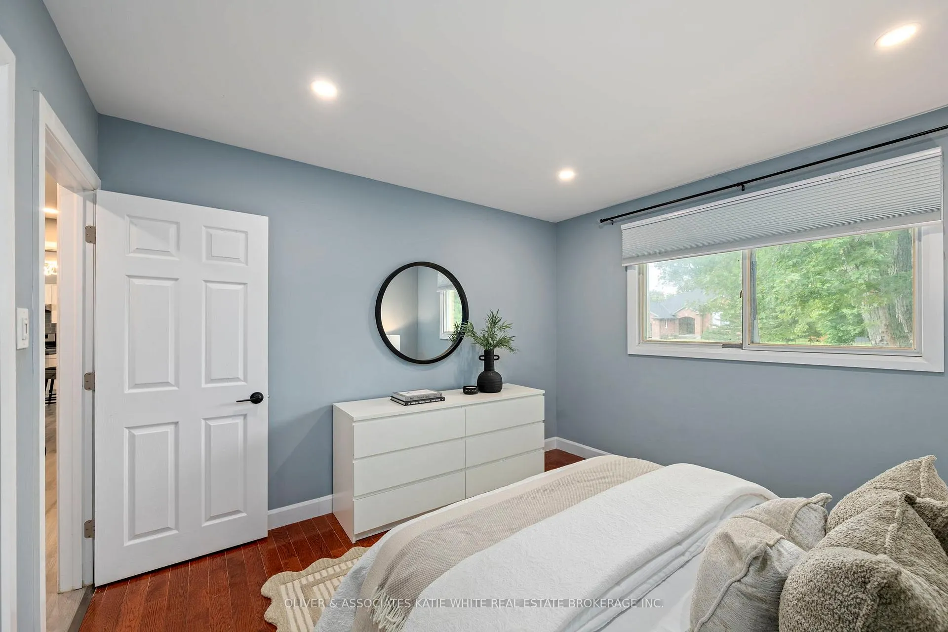 Photo 14 of 120 Erie Avenue, Middlesex Centre, Komoka — HOMEH