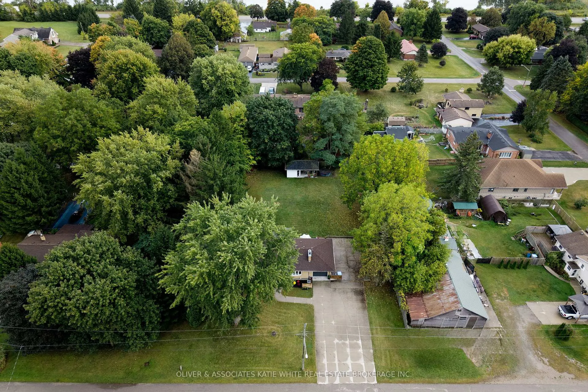 Photo 35 of 120 Erie Avenue, Middlesex Centre, Komoka — HOMEH