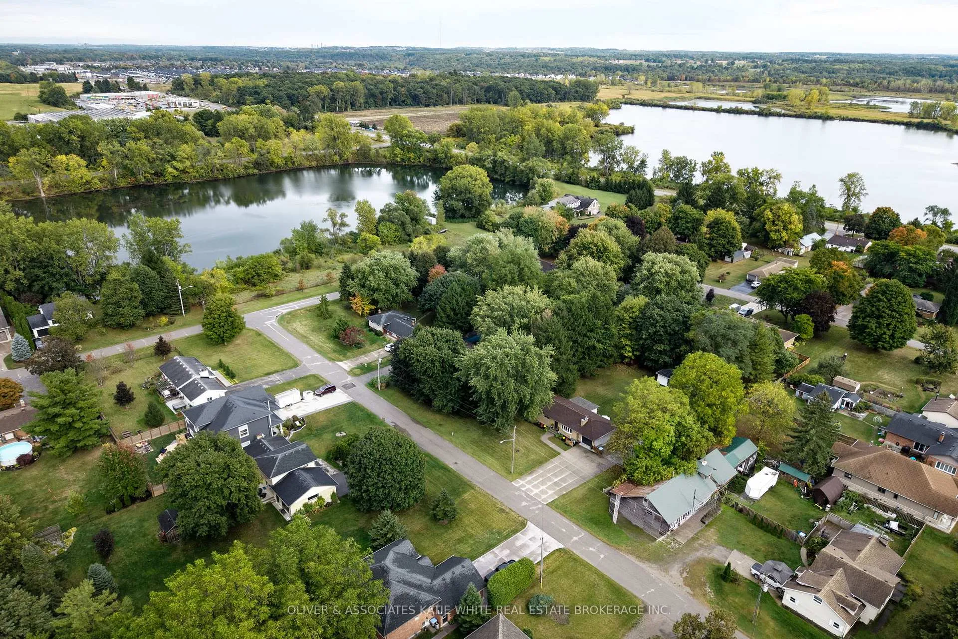 Photo 37 of 120 Erie Avenue, Middlesex Centre, Komoka — HOMEH