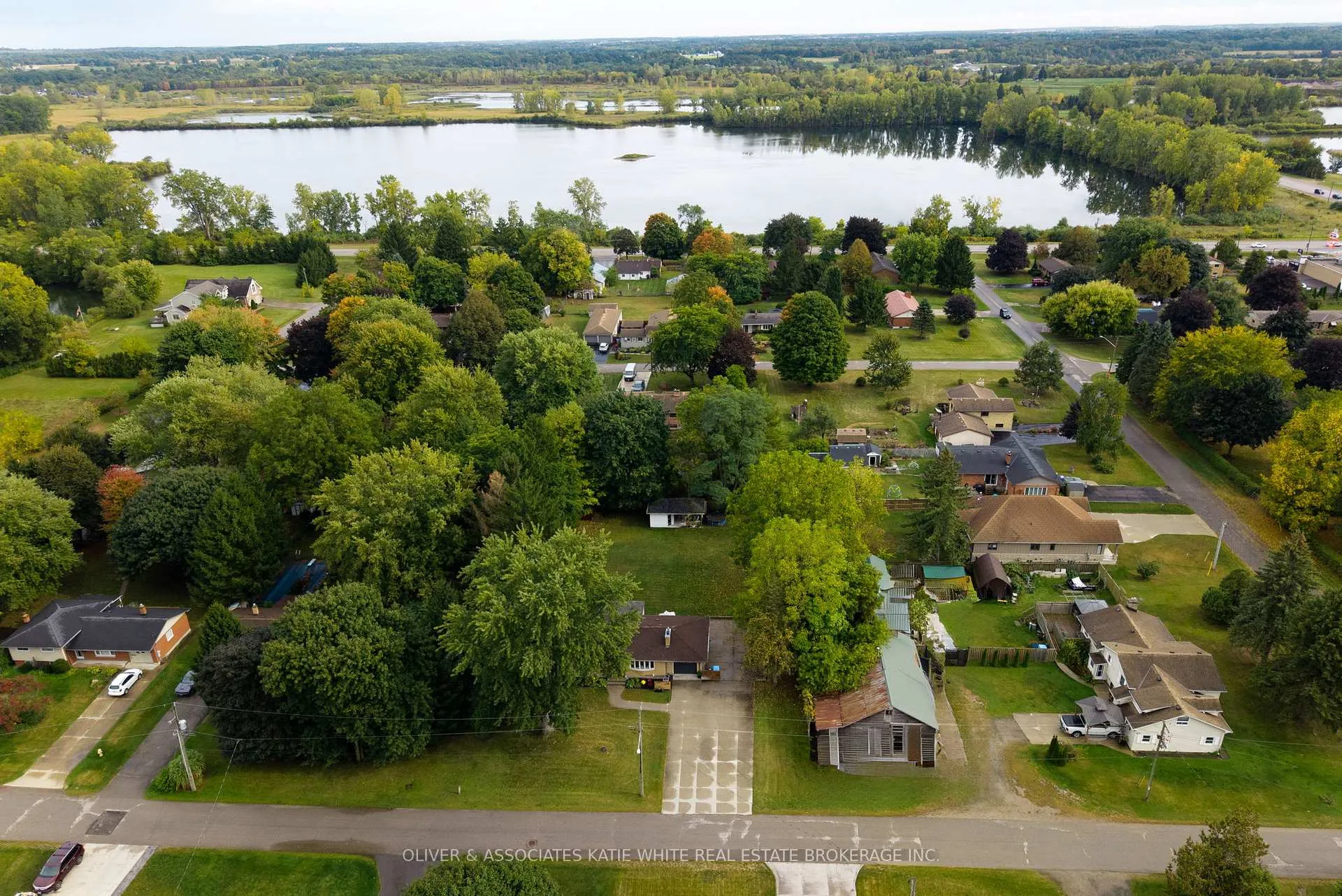 Photo 38 of 120 Erie Avenue, Middlesex Centre, Komoka — HOMEH