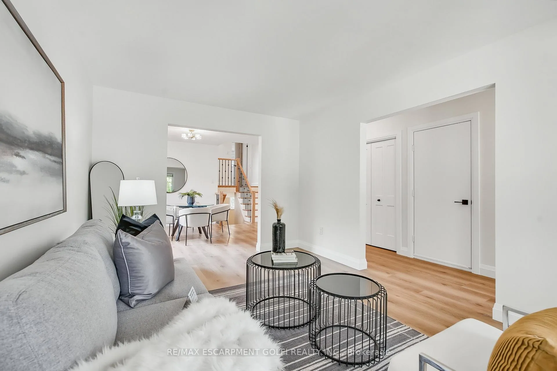 Photo 6 of 38 Pinewoods Drive, Hamilton, Stoney Creek — HOMEH