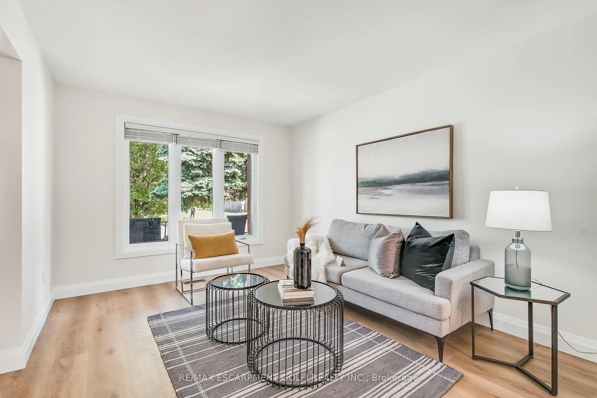 Photo 7 of 38 Pinewoods Drive, Hamilton, Stoney Creek — HOMEH