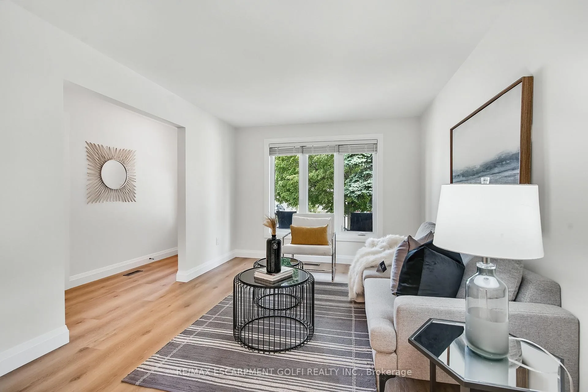 Photo 8 of 38 Pinewoods Drive, Hamilton, Stoney Creek — HOMEH