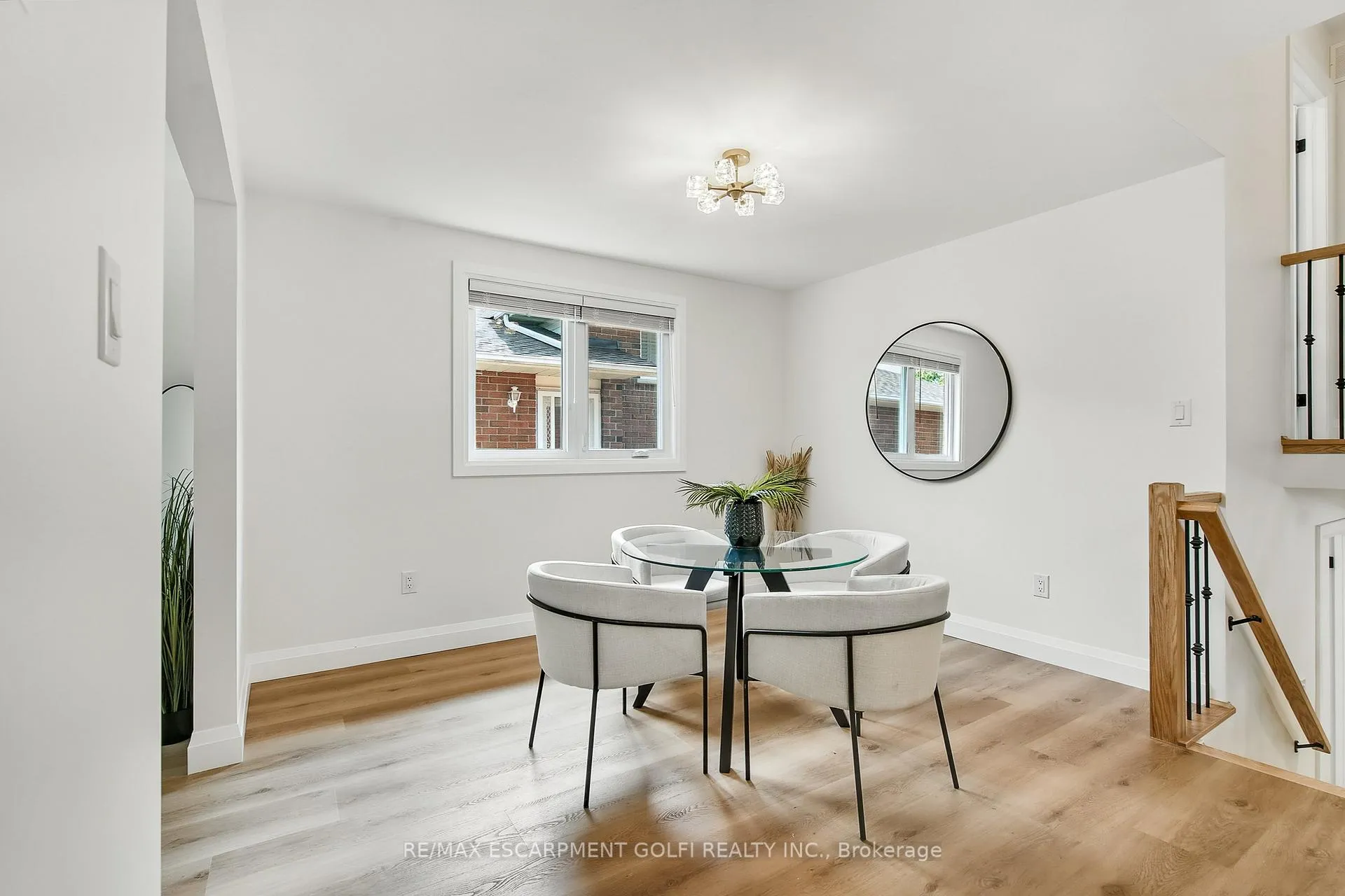 Photo 9 of 38 Pinewoods Drive, Hamilton, Stoney Creek — HOMEH