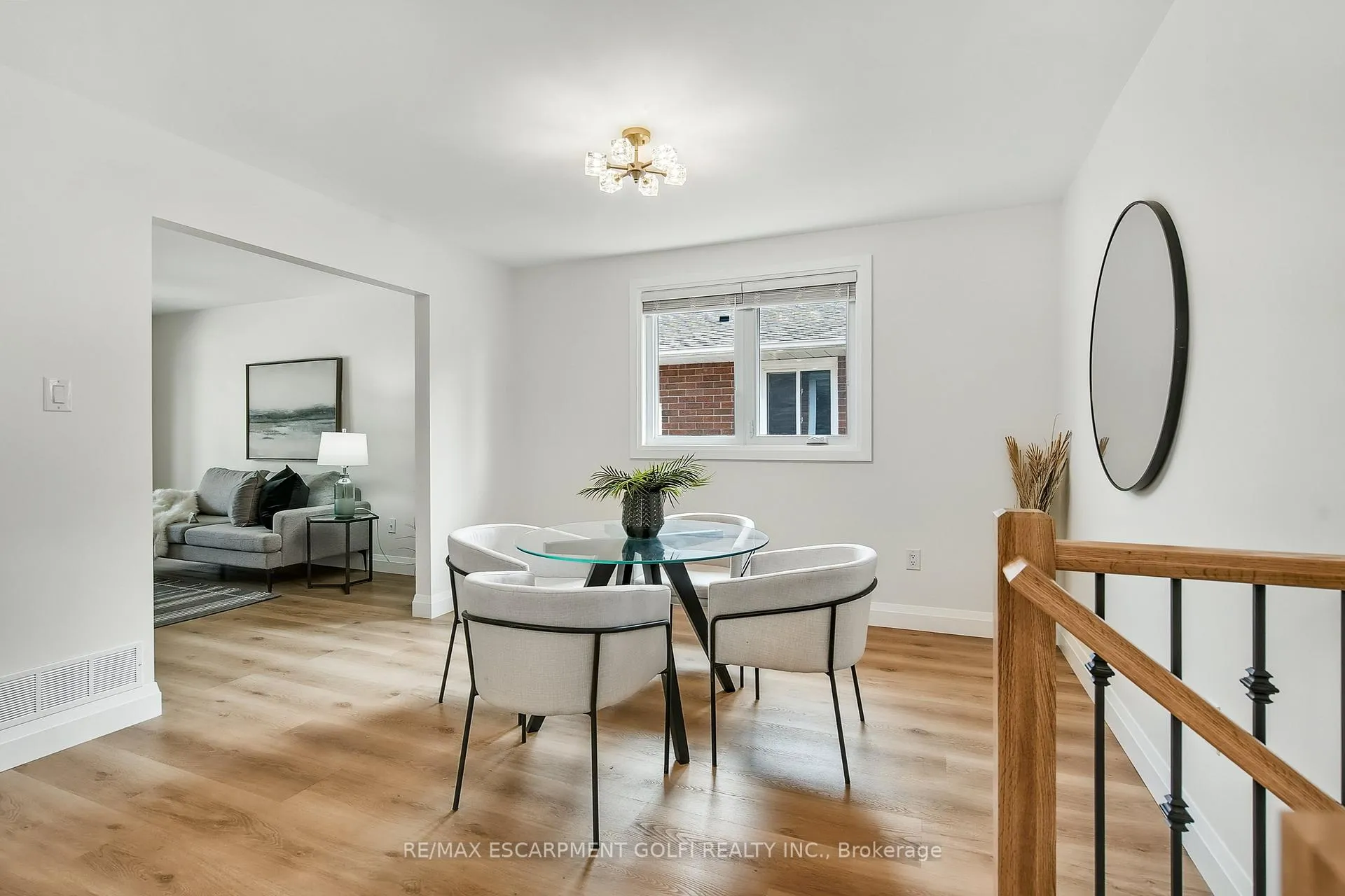 Photo 10 of 38 Pinewoods Drive, Hamilton, Stoney Creek — HOMEH