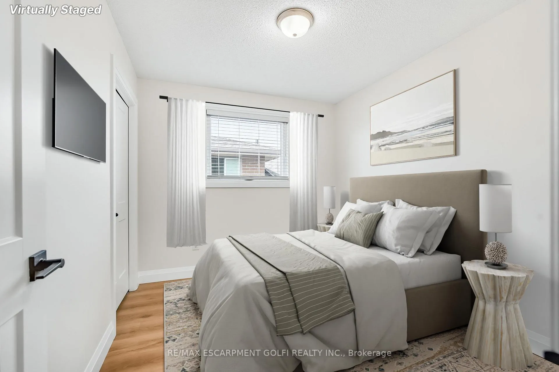 Photo 16 of 38 Pinewoods Drive, Hamilton, Stoney Creek — HOMEH