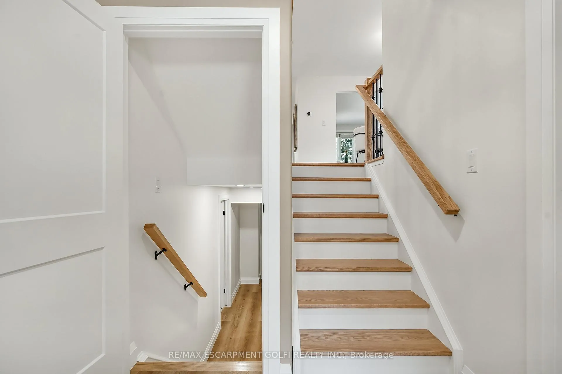 Photo 27 of 38 Pinewoods Drive, Hamilton, Stoney Creek — HOMEH
