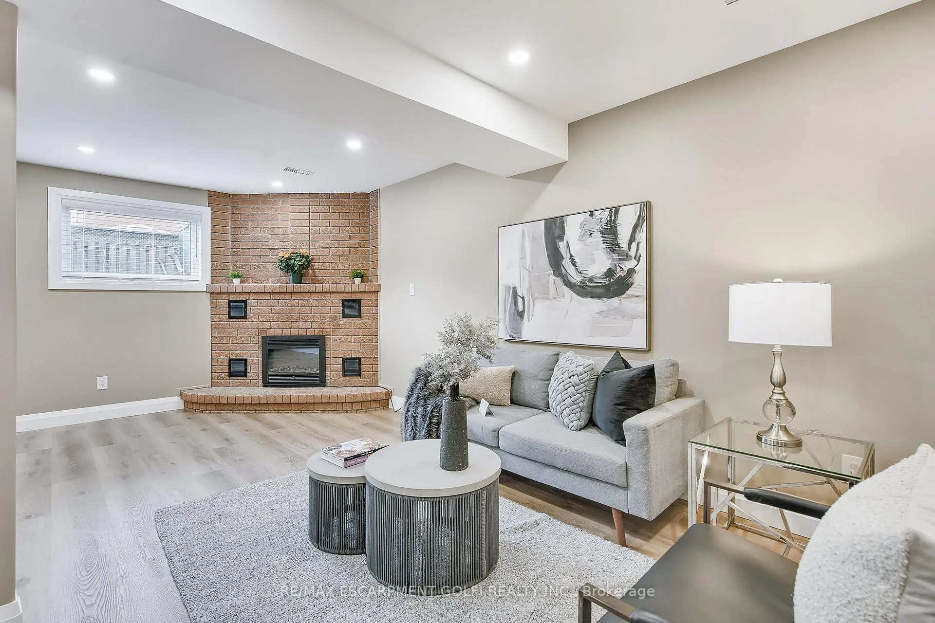 Photo 28 of 38 Pinewoods Drive, Hamilton, Stoney Creek — HOMEH