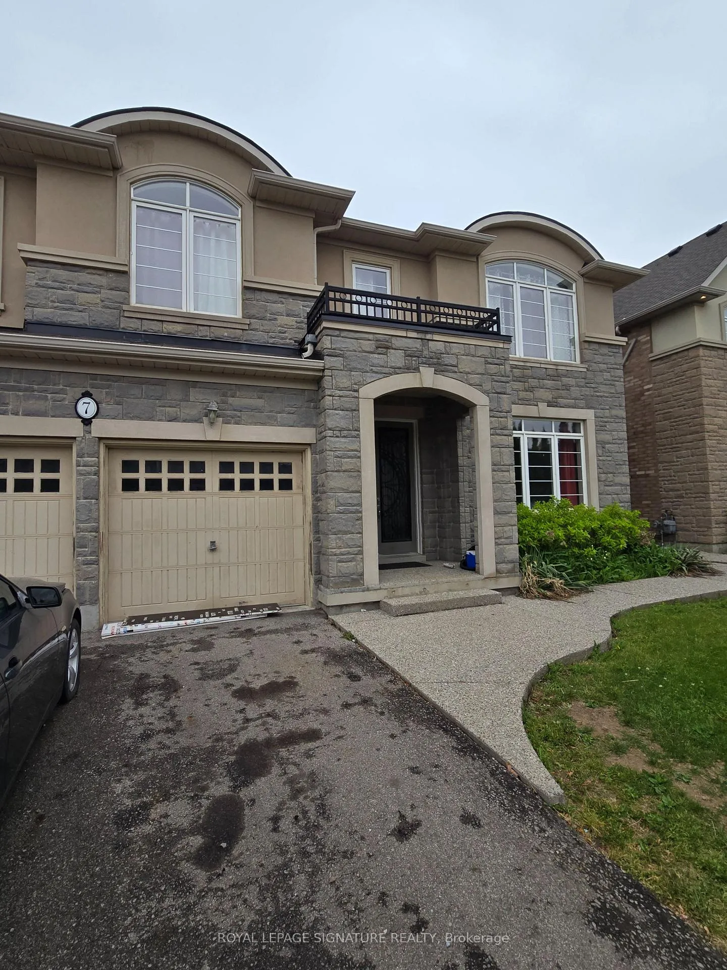 Photo 3 of 7 Henderson Street, Hamilton, Ancaster — HOMEH