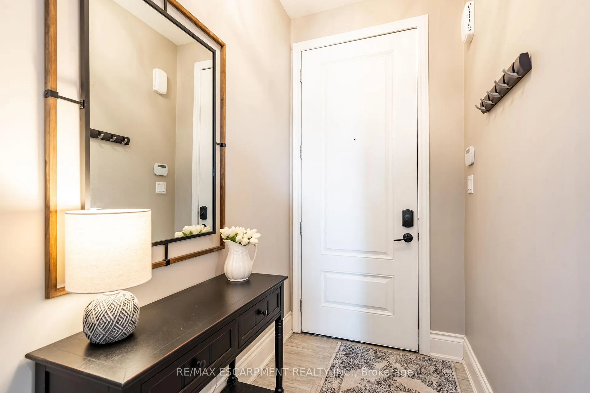 Photo 5 of 8673 Jennifer Crescent, Niagara Falls, Forestview — HOMEH